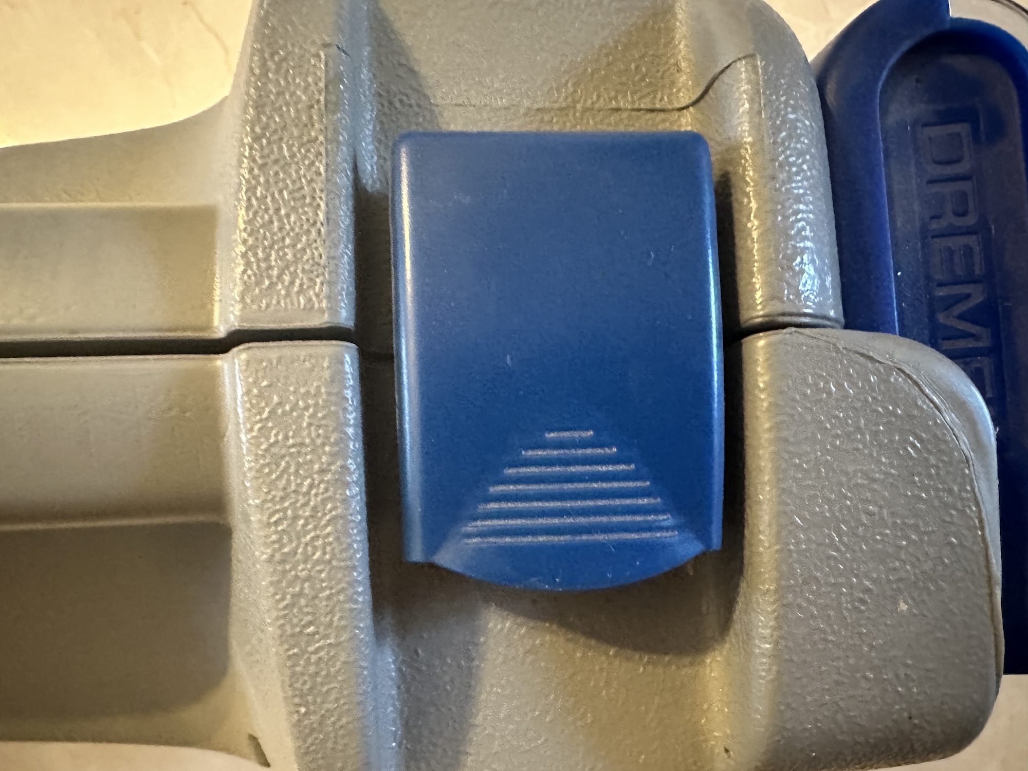 Miniatura 3 do modelo 3D Dremel tool case  hinge