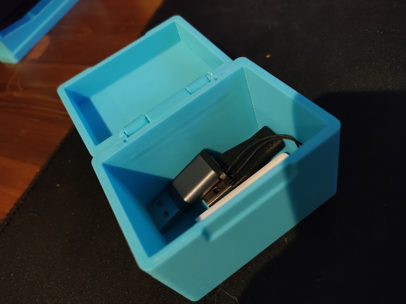 Small box with hinge - No supports only super glue