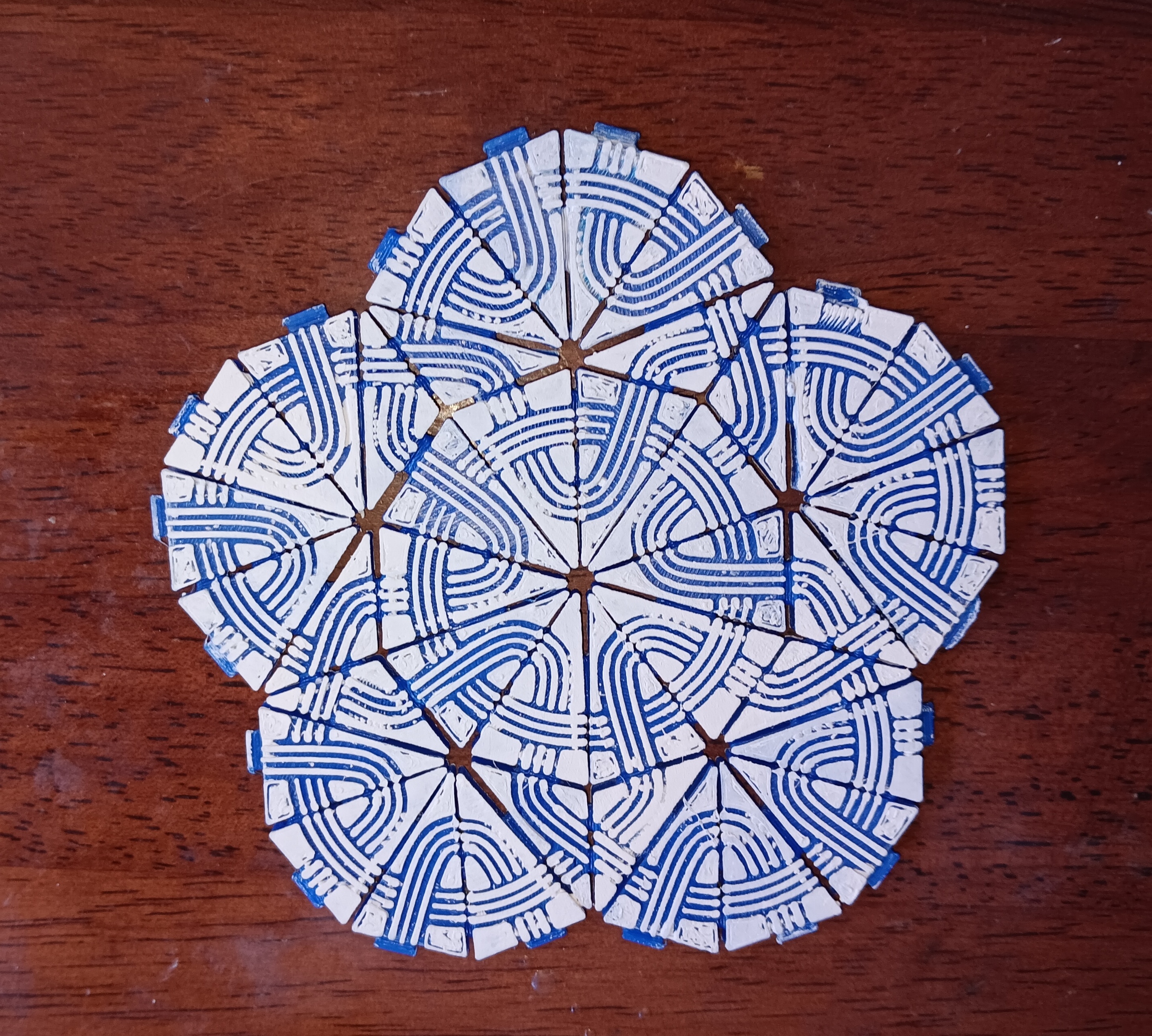 Braided flippable triangles for Penrose tiling — thumbnail 3