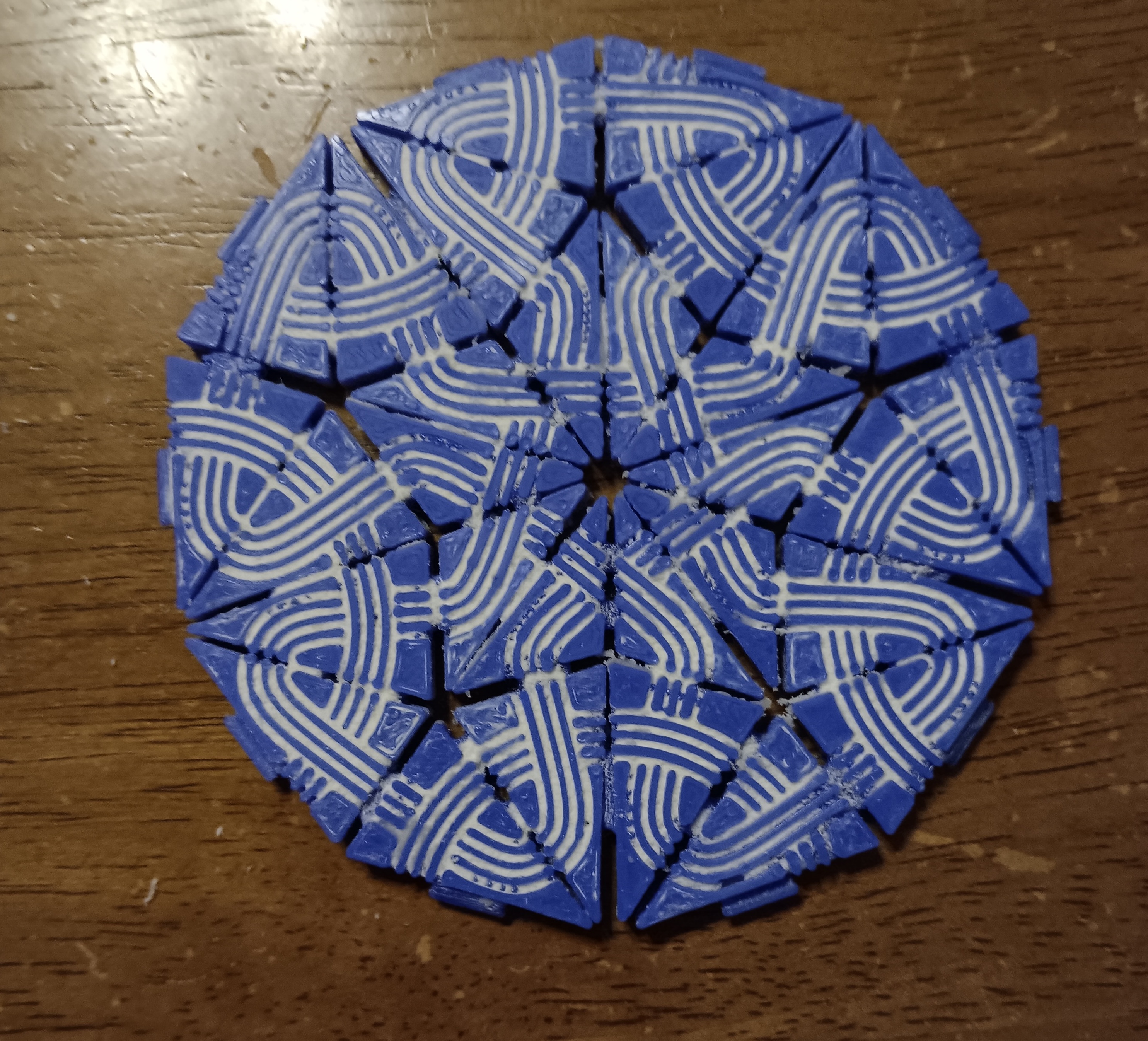 Braided flippable triangles for Penrose tiling — thumbnail 8