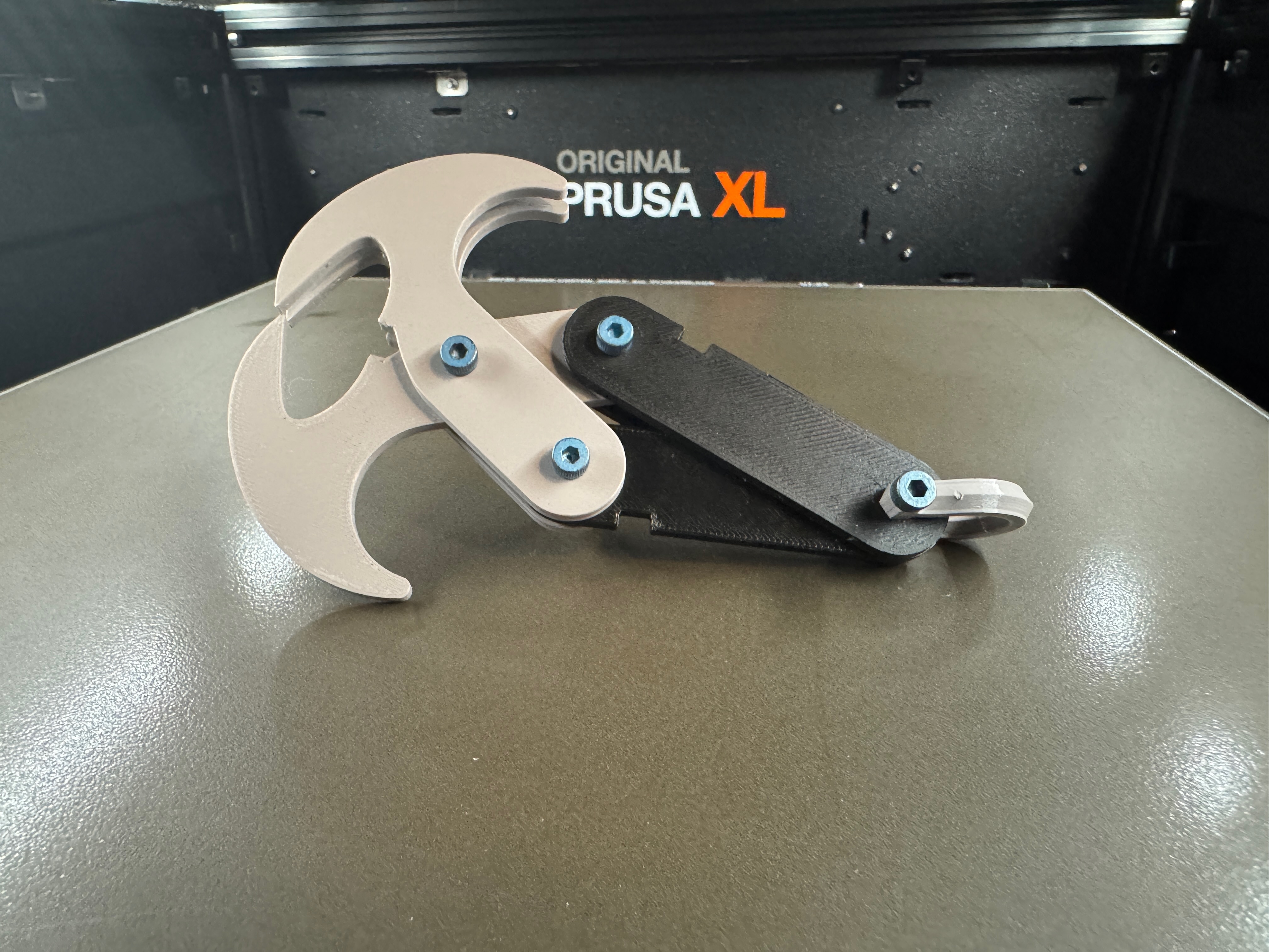 Shackle for Gravity/Grappling Hook M4