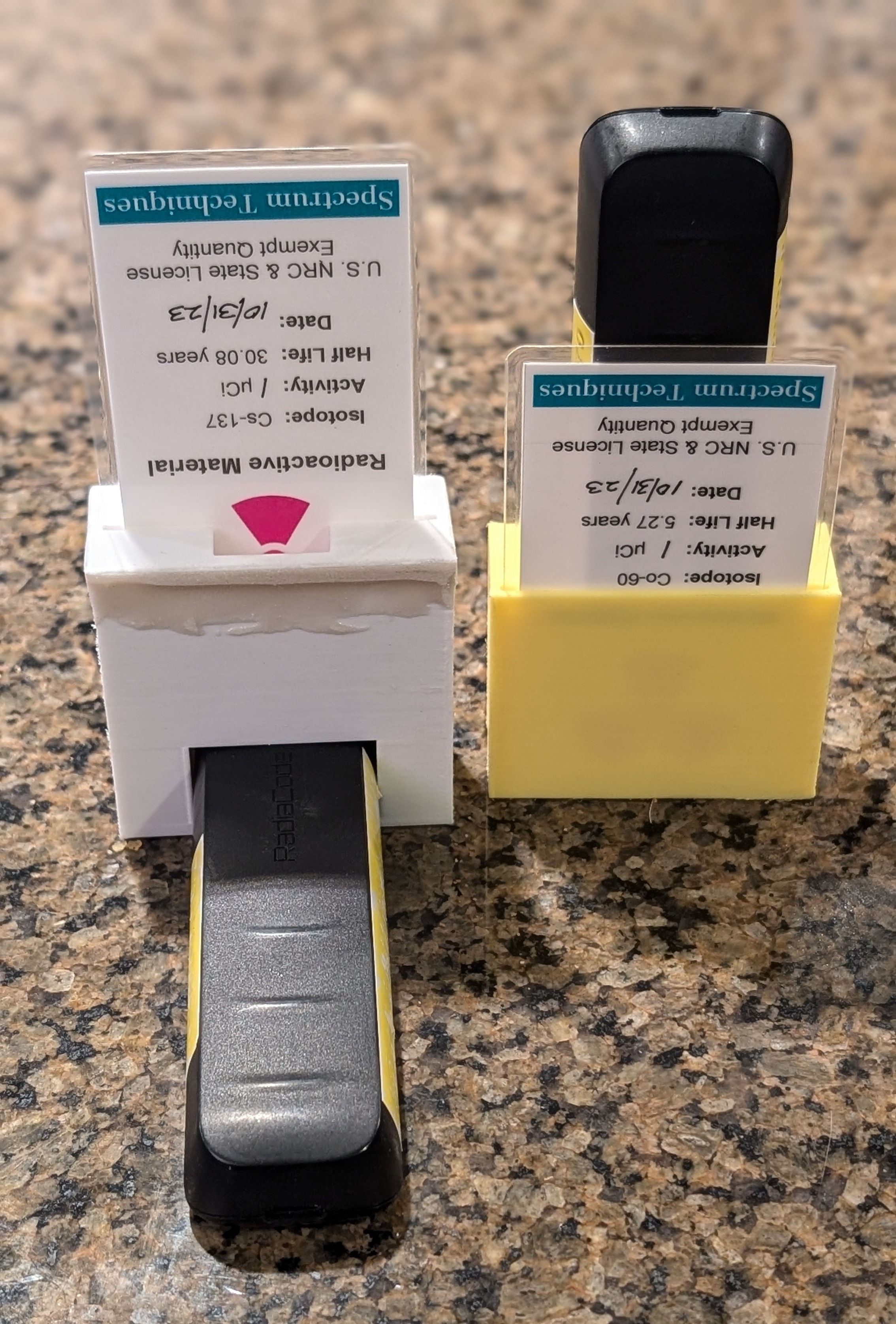 Credit Card Source holder for Radiacode PSRD
