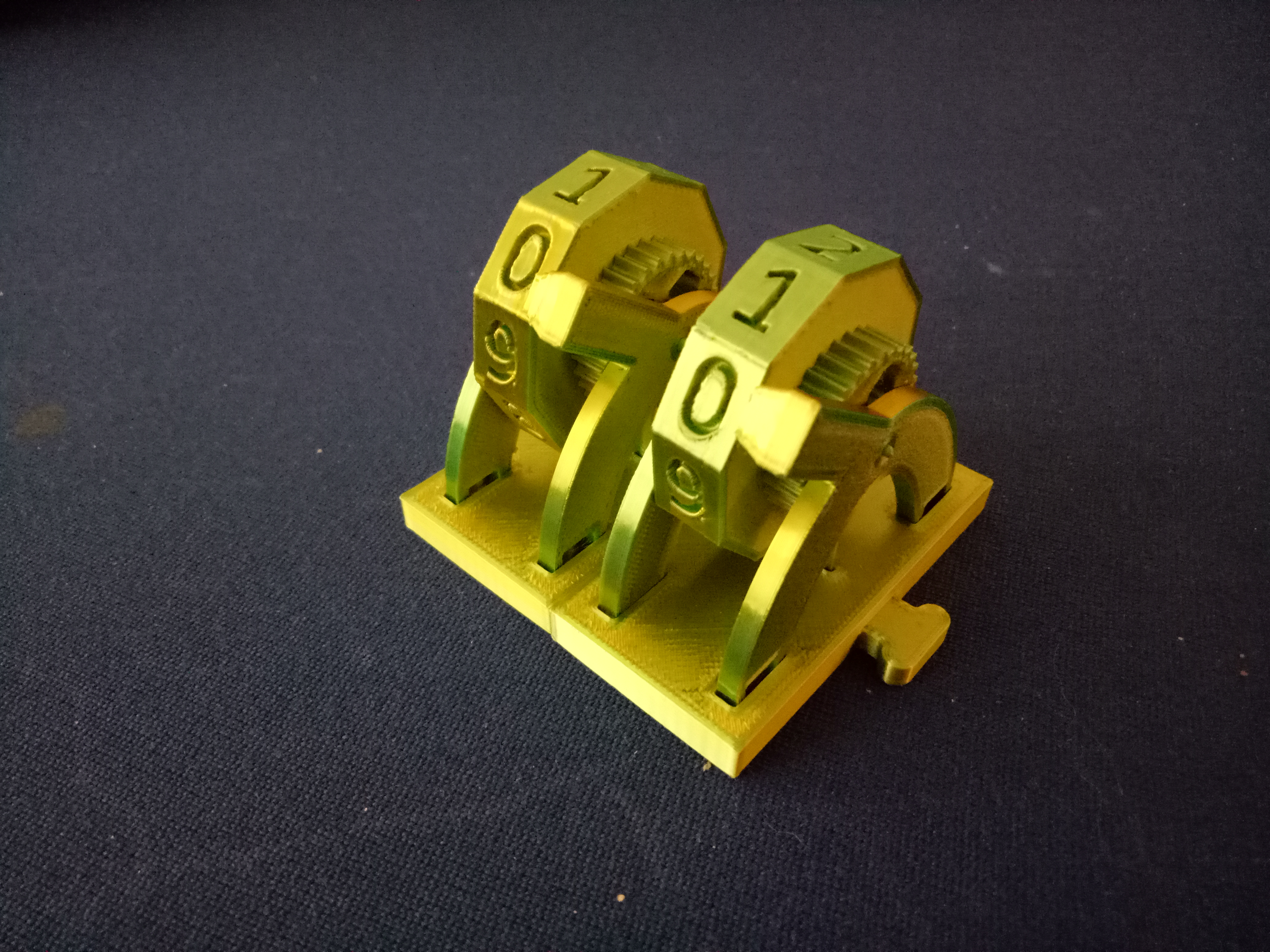 Miniatura 4 do modelo 3D Modular Tabletop Counter