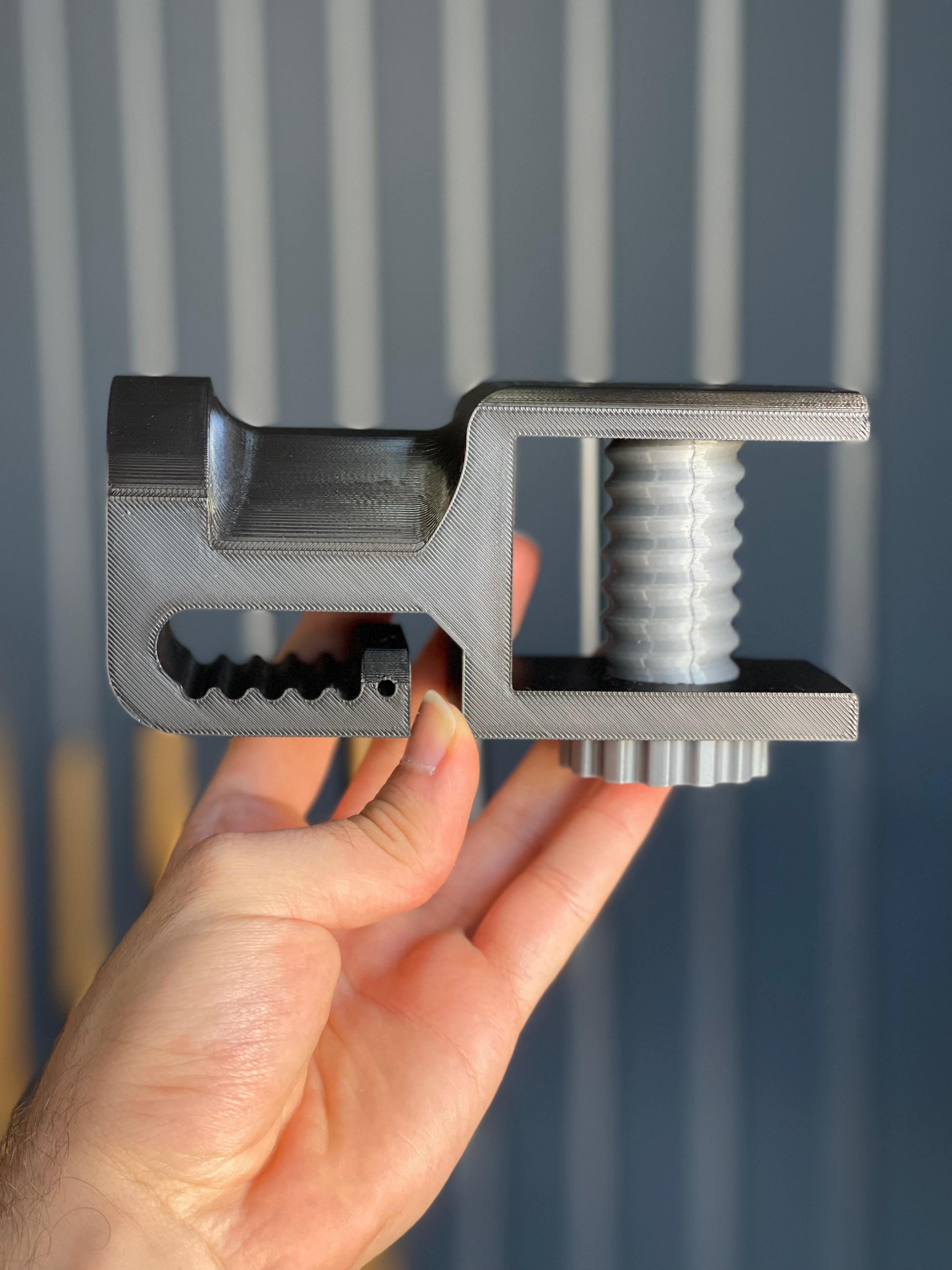 Beefy Headphone Hanger