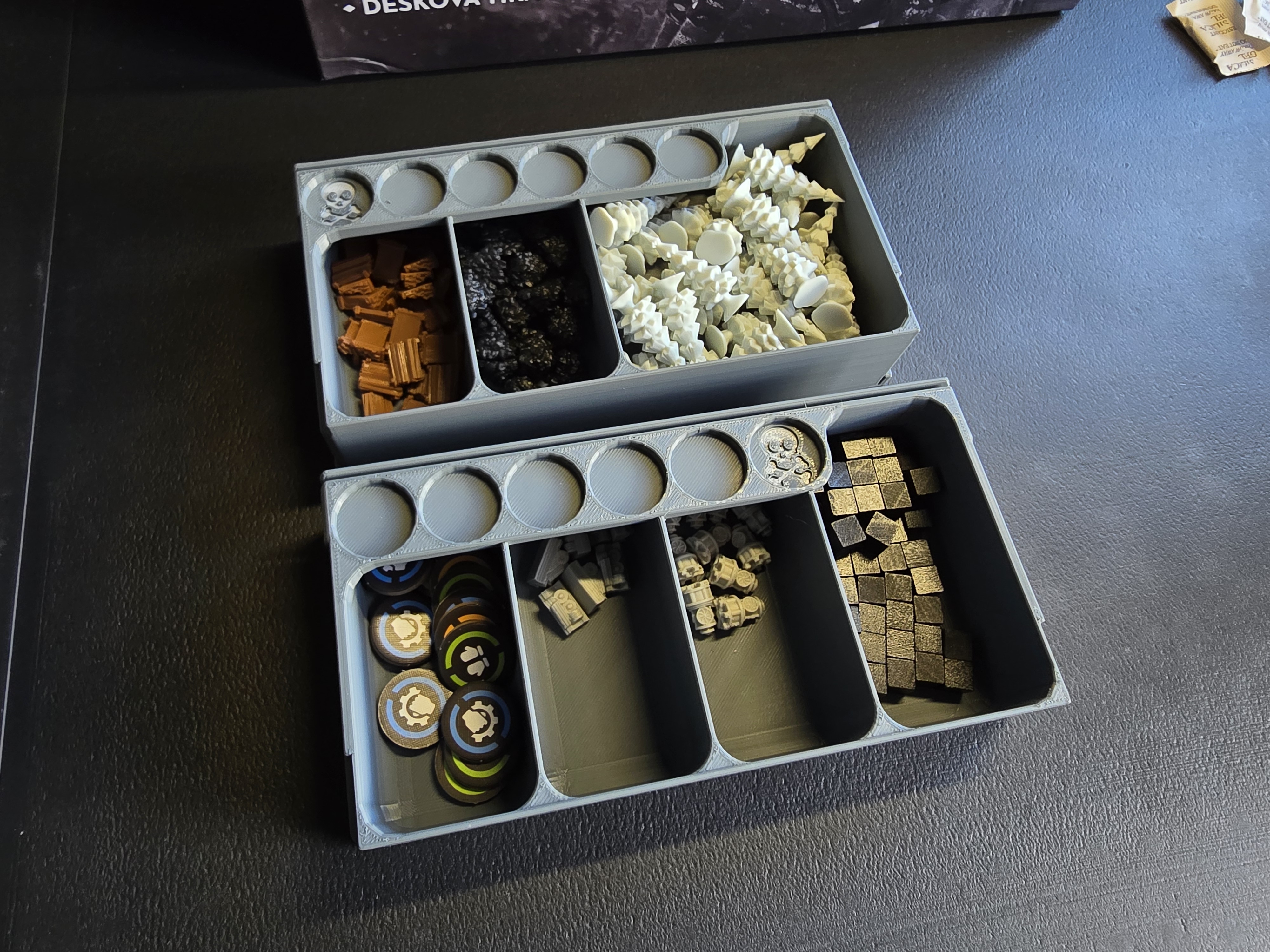 Divided resources holders for Frostpunk Board Game insert by Sortirus