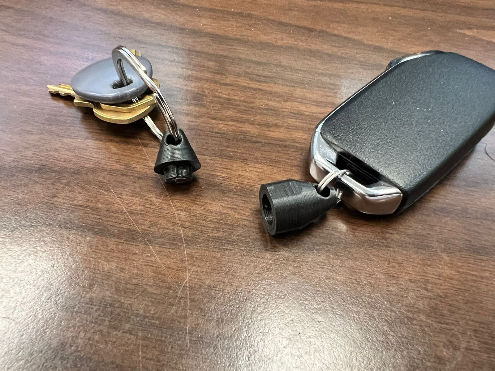 Miniatura 4 do modelo 3D Pop-lock&Twist Keyring