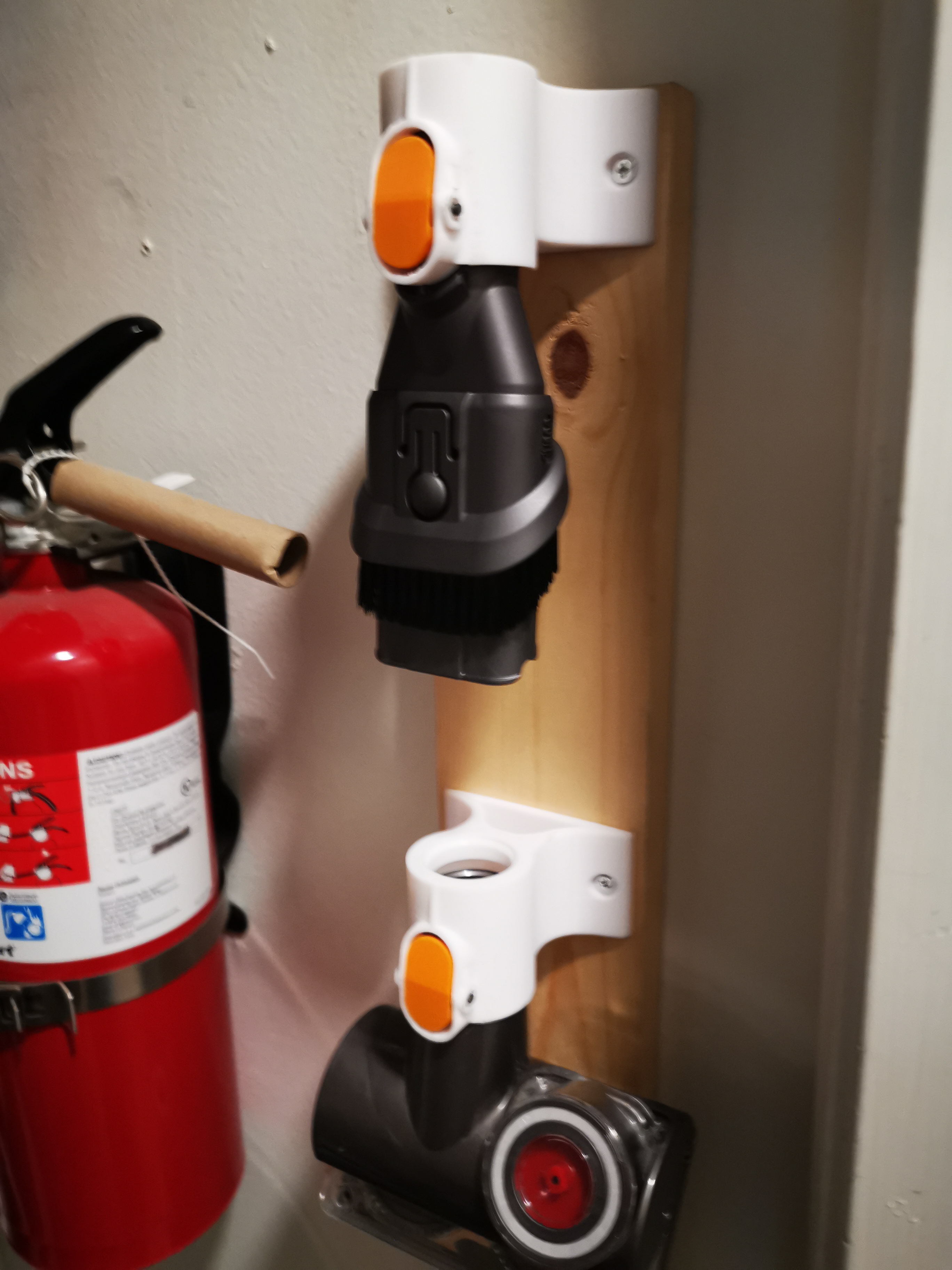 Dyson V6 vacuum accessory wall mount