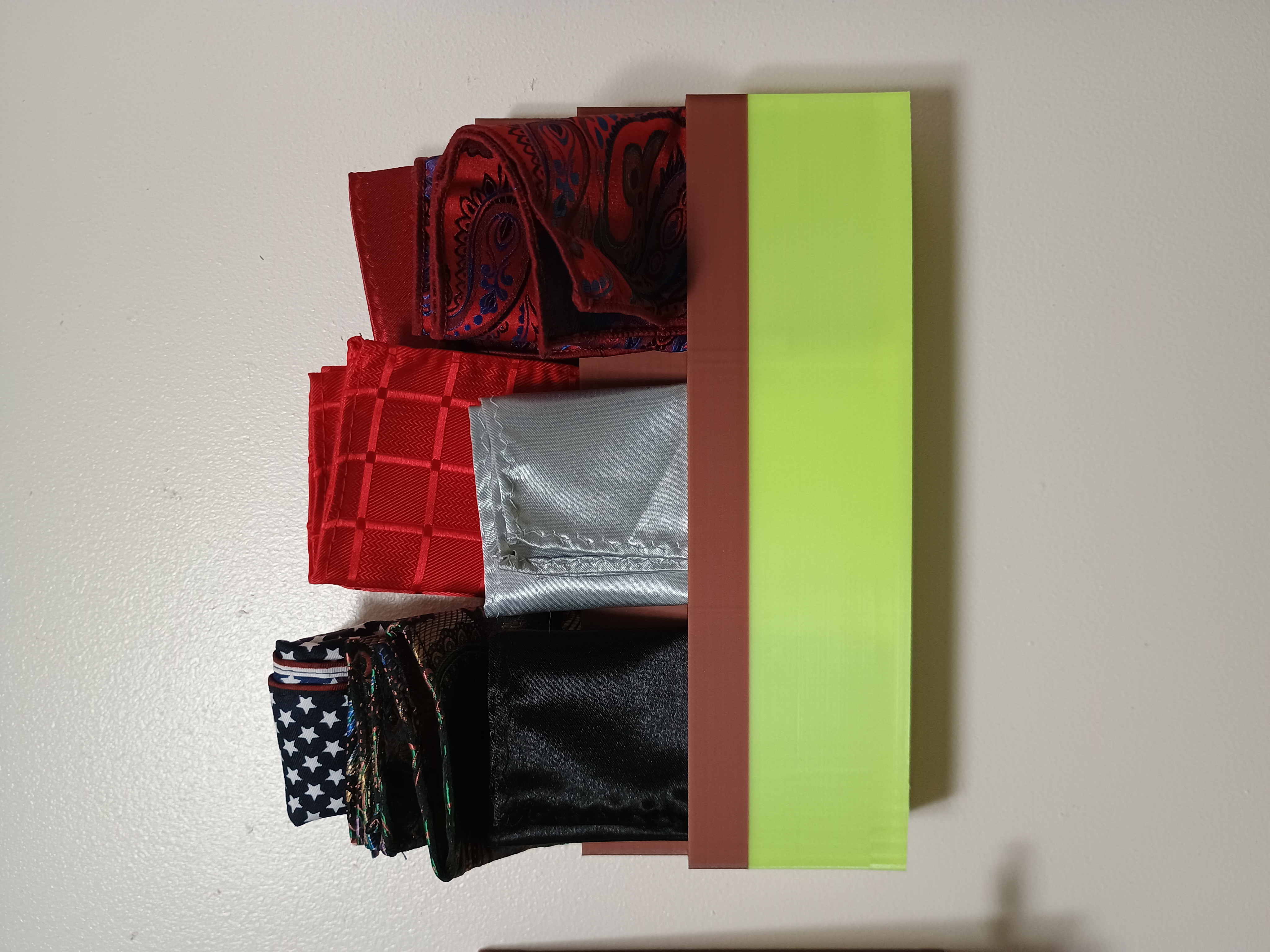Miniatura 3 do modelo 3D Wall Mounted Pocket Square Holder