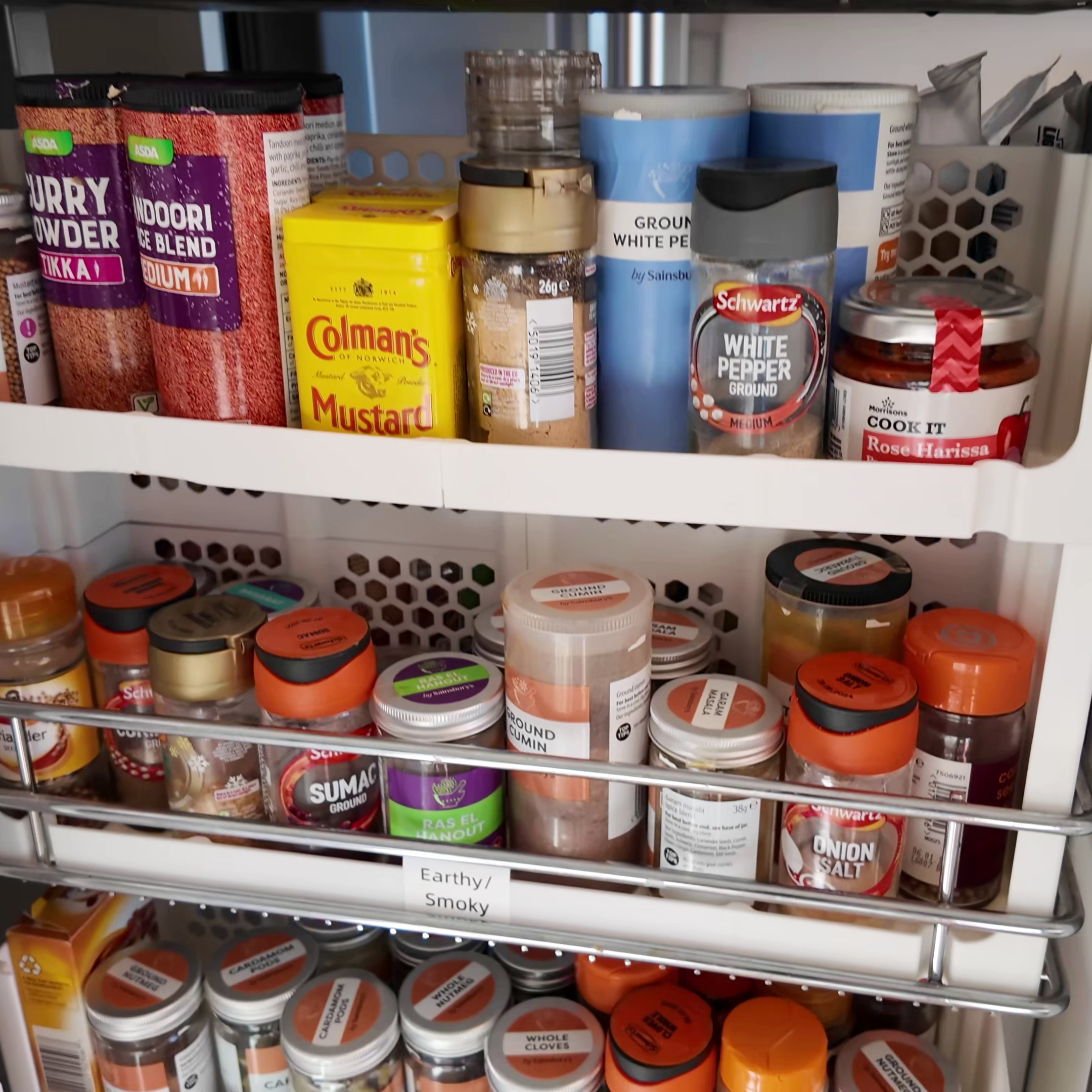 Kitchen PullOut Larder Modular Shelves autorstwa Hands on Katie