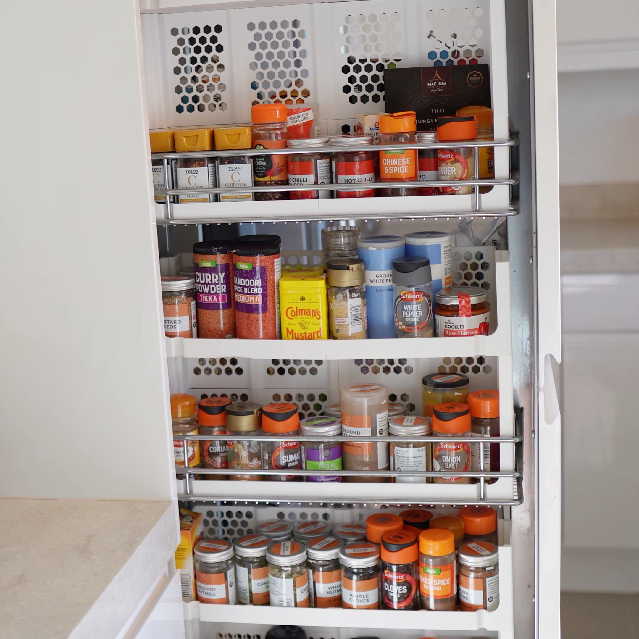 Kitchen PullOut Larder Modular Shelves von Hands on Katie