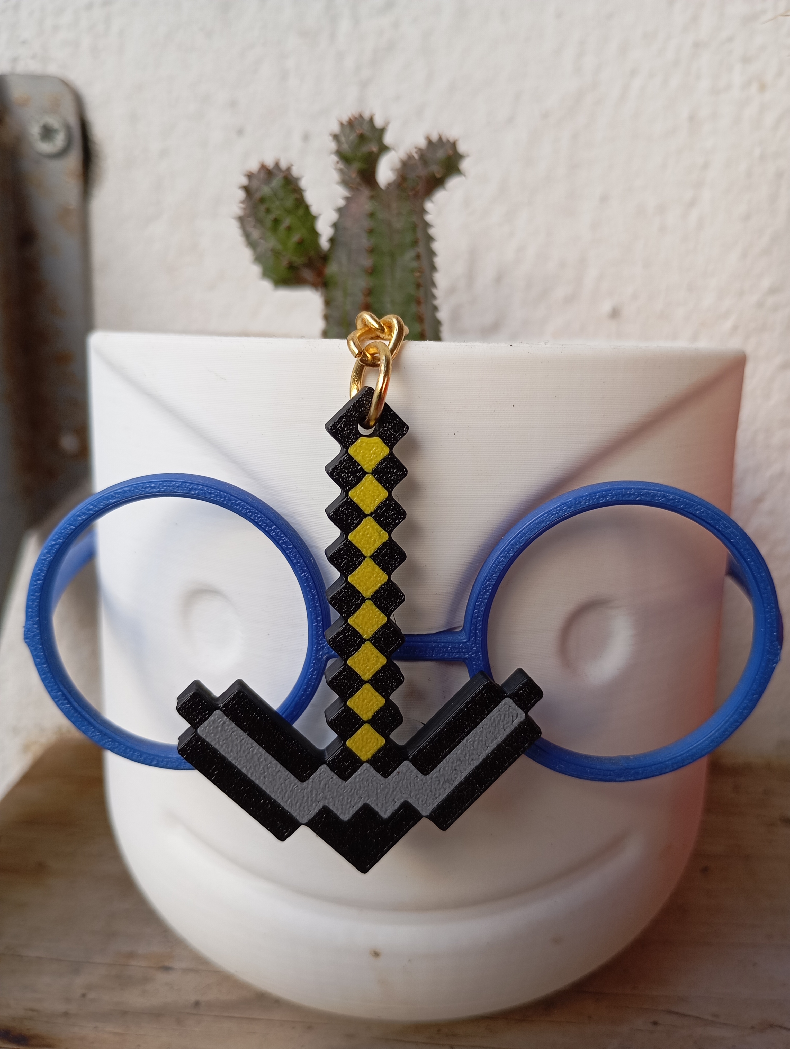 Miniatura 3 do modelo 3D pickaxe minecraft keychain