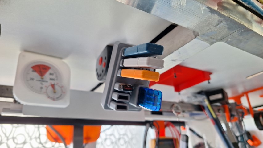 Memory & SD Card Holder