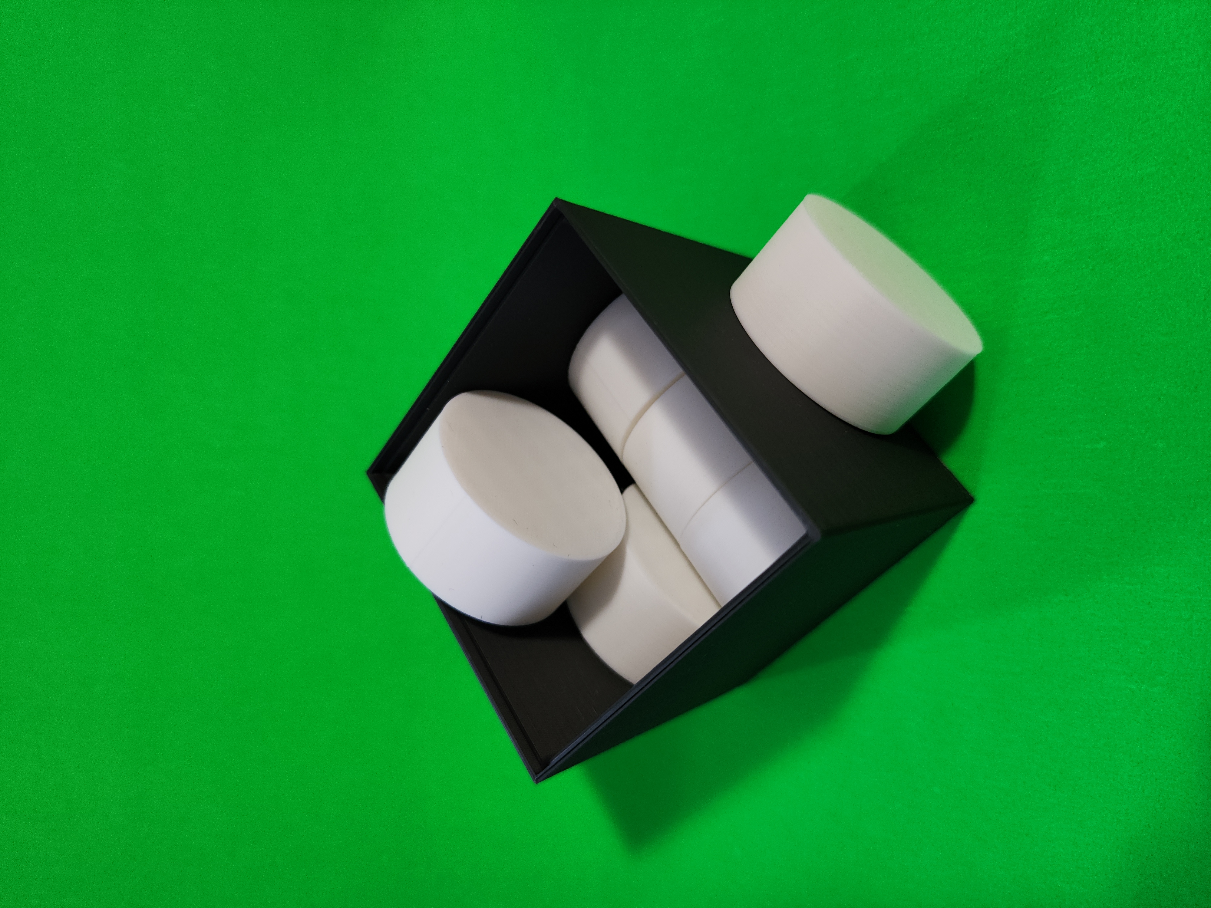 6 Discs in a Box Puzzle
