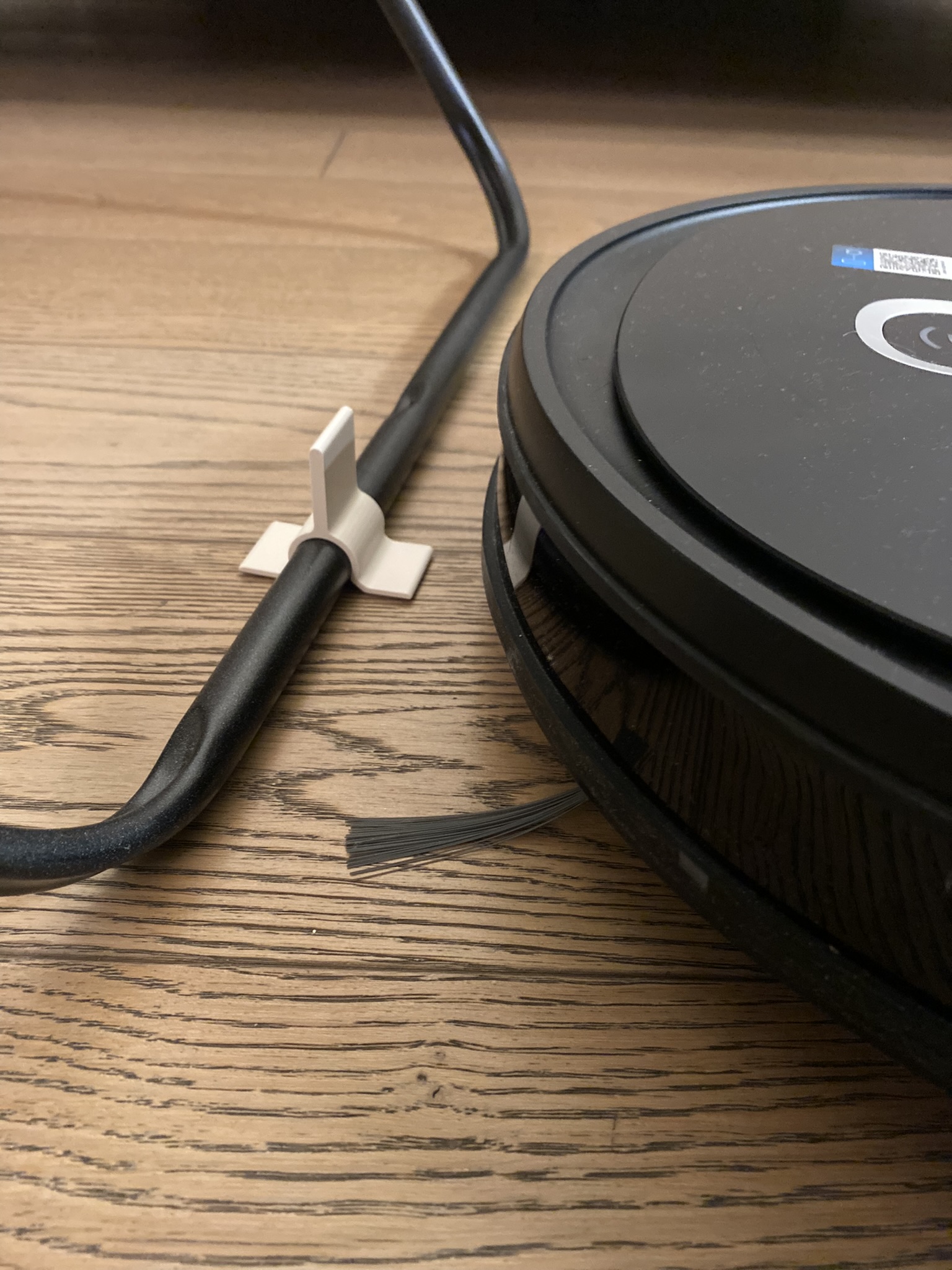 Miniatura 4 do modelo 3D Robot vacuum cleaner stop