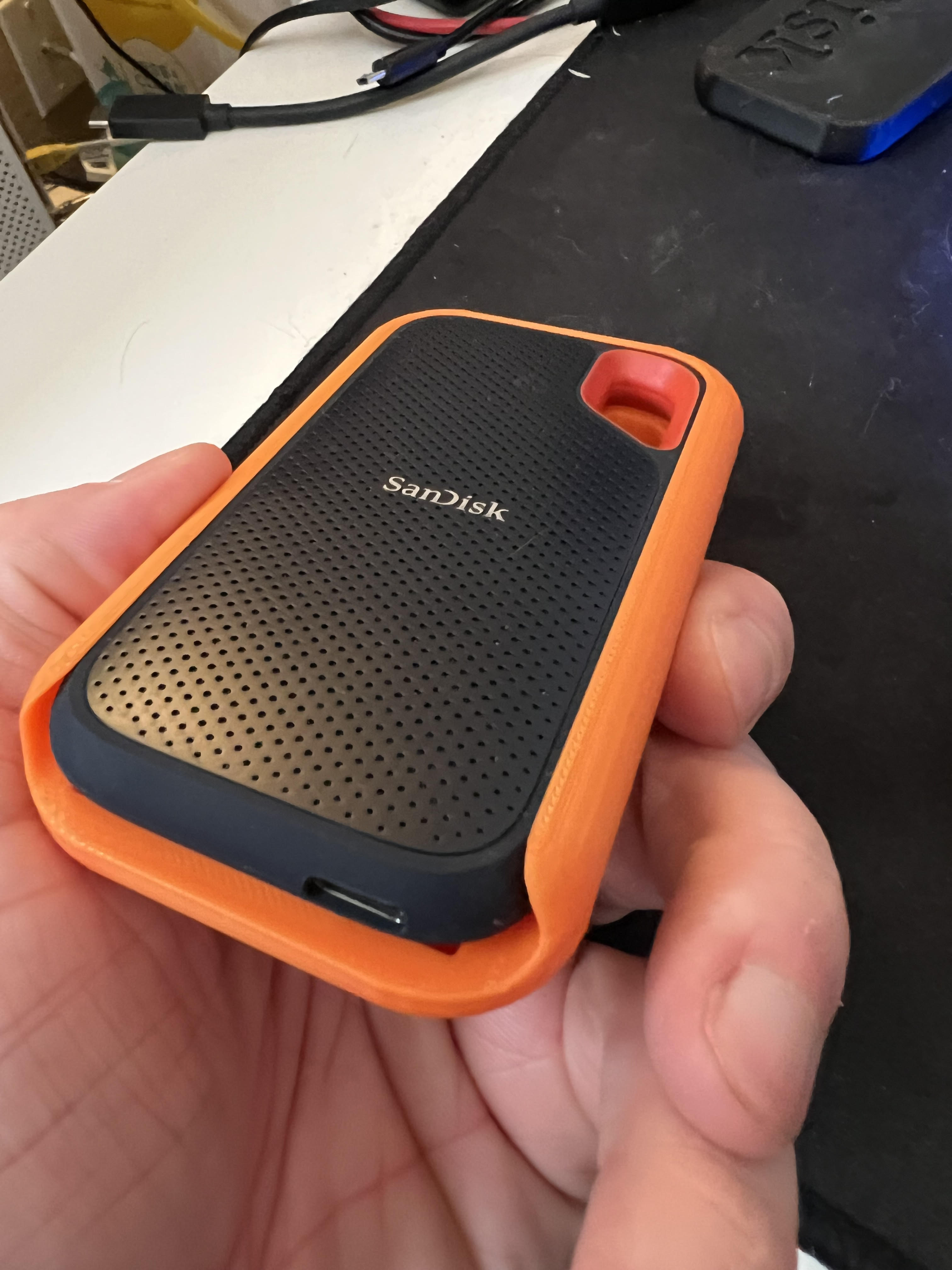 SasnDisk Extreme Portable SSD (SDSSDE61) Case - With Port Exposed