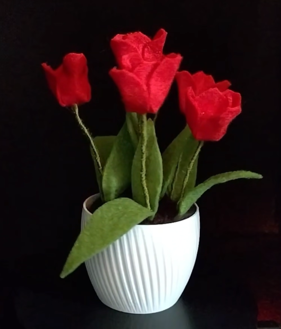 Twisting Flowerpot for styrofoam cupcakes