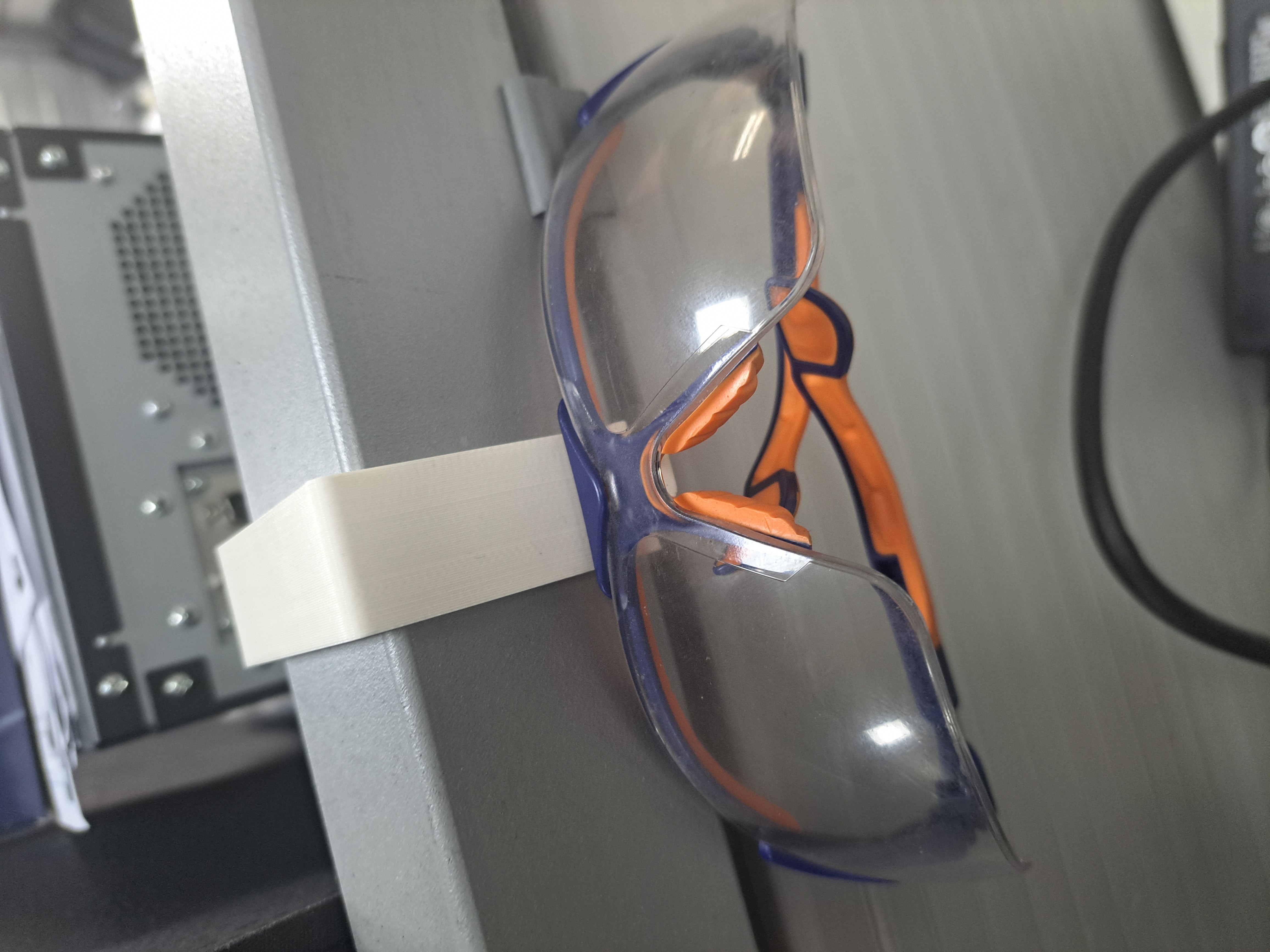 Multiuse Desk Hook (keys,Glasses ect.)