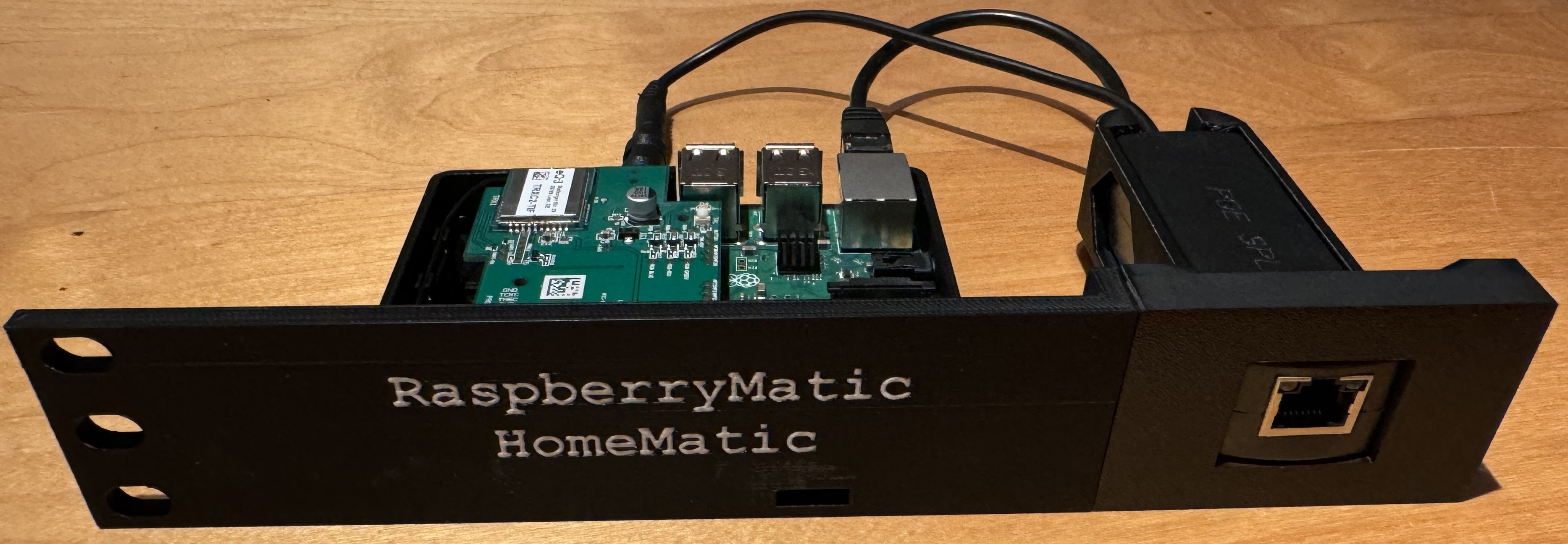 Raspberry Pi 3 with Homematic RPI-RF-MOD Rack Mount