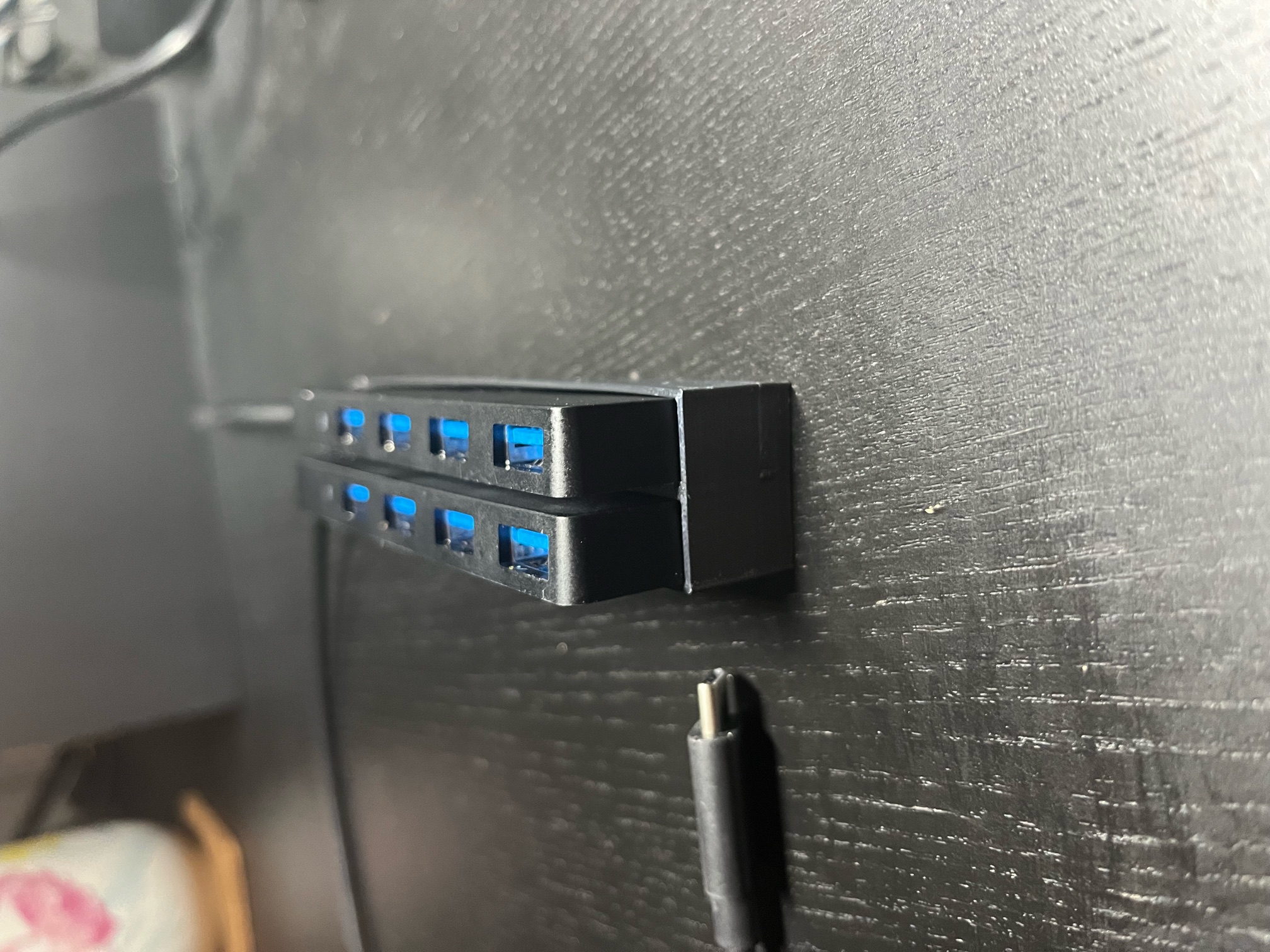 (Double) Anker USB-C Hub 4 Port Vertical Stand