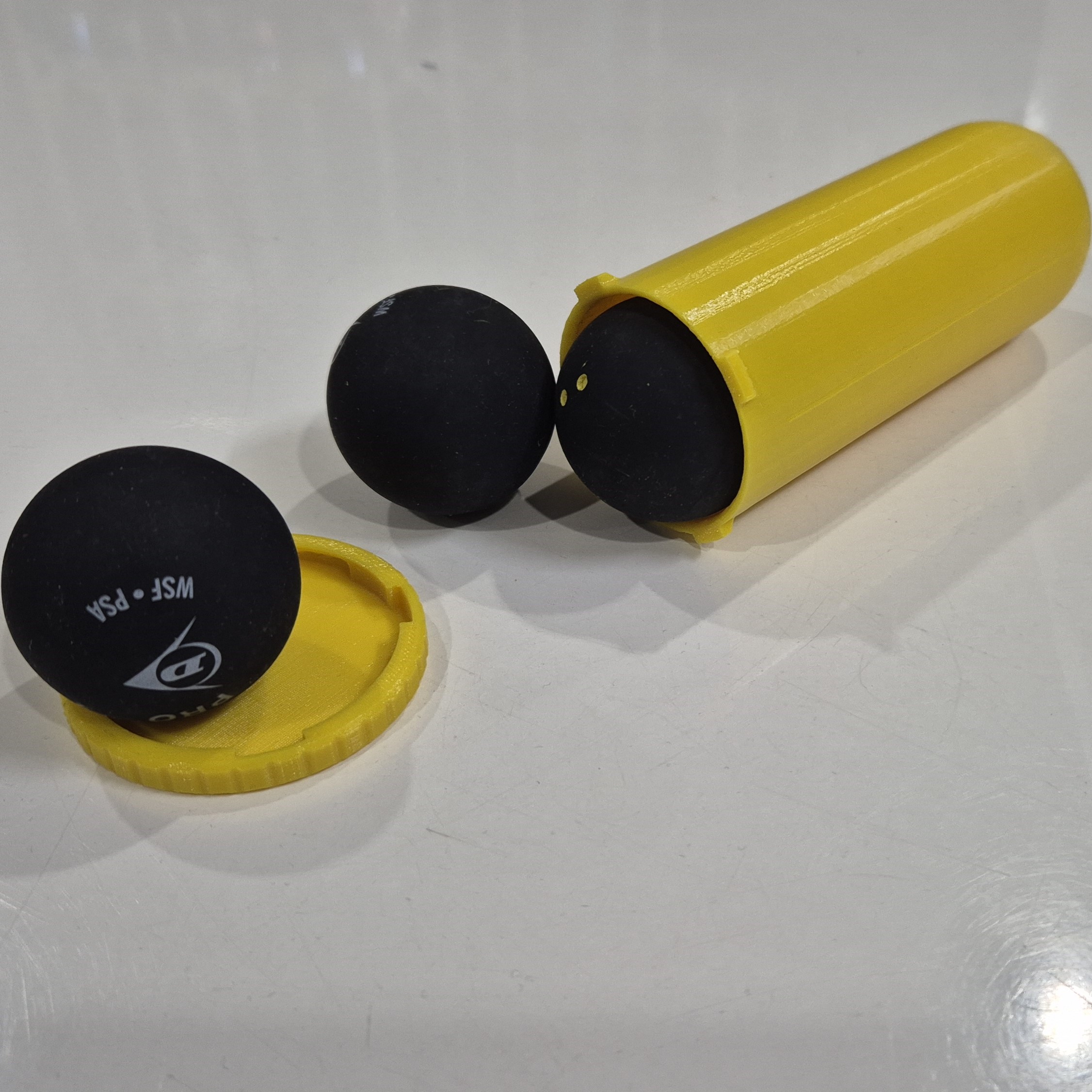 Miniatura 2 do modelo 3D Storage container for squash balls