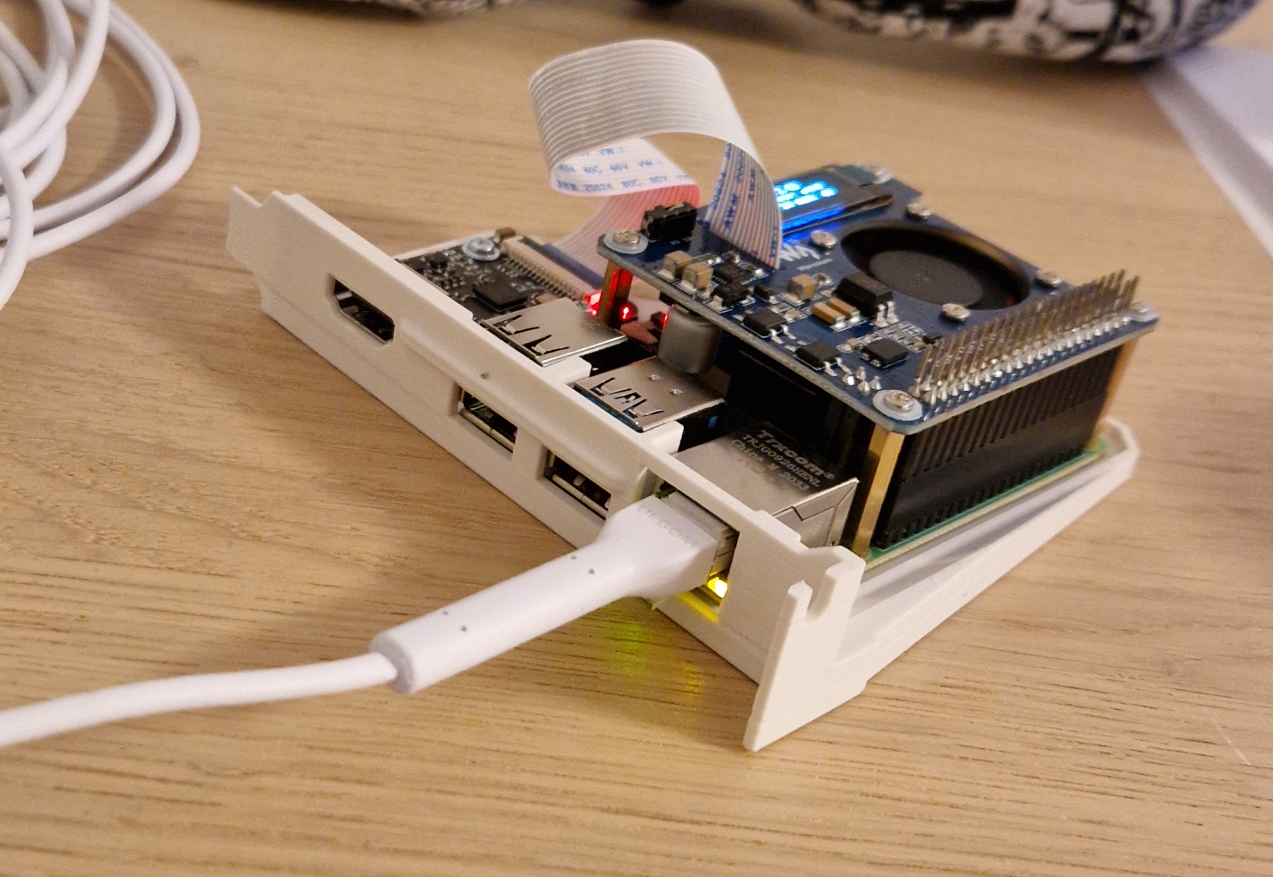 Bracket PCIe PiKVM reinforced by Duckle Download free STL model