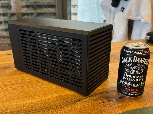 ADT UT3G EGPU Enclosure - 250mm GPU + 120mm Slim Front Fan Support