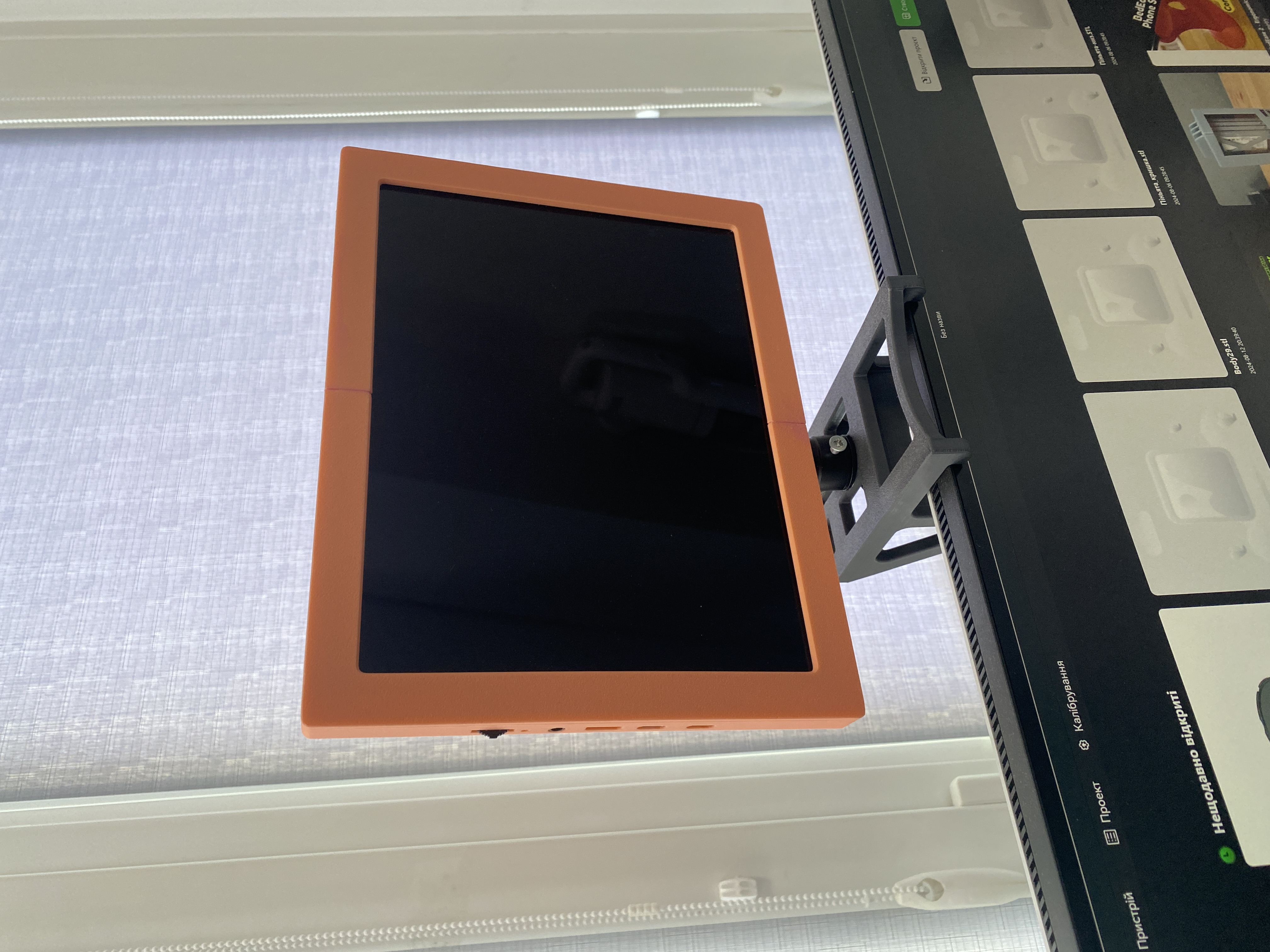 iPad 3/4 retina lcd panel enclosure
