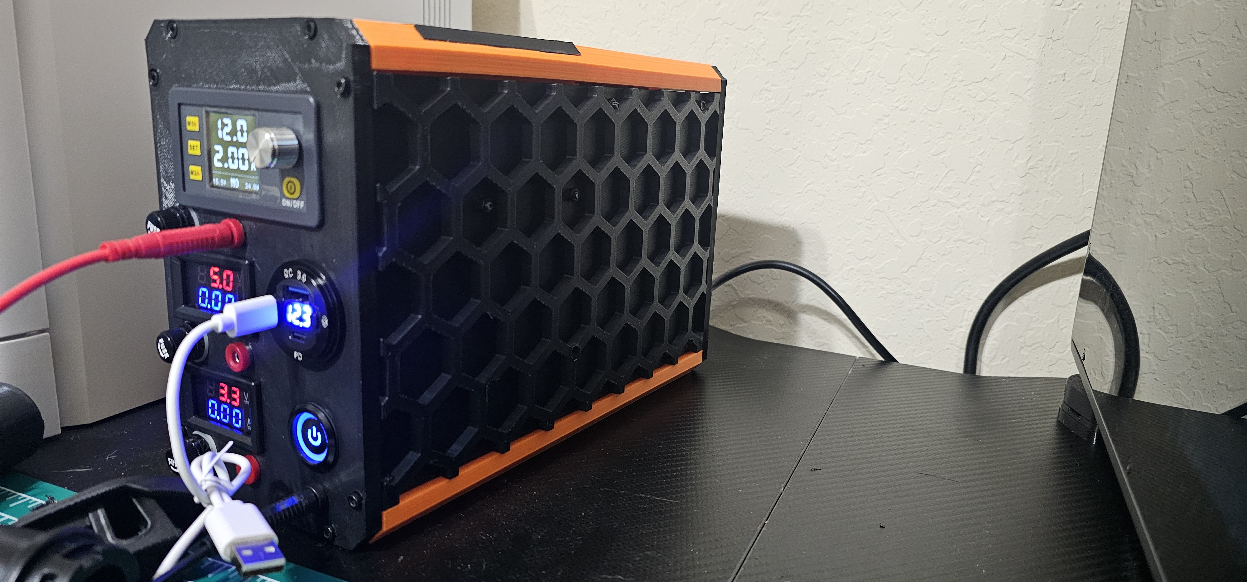Miniatura 3 do modelo 3D Variable Voltage ATX Power Supply