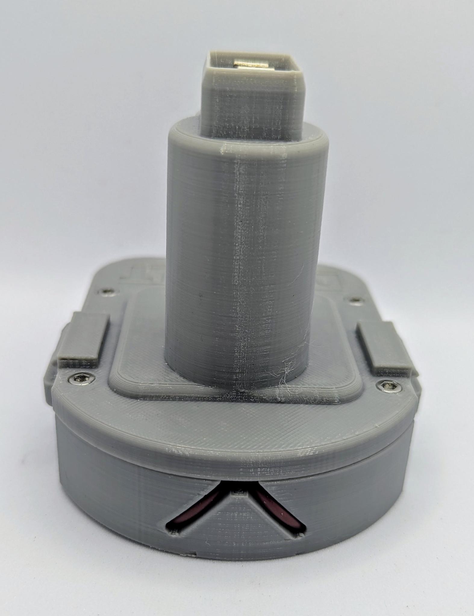 Dewalt 18V Battery to Dewalt 12V (NiMH) Skin — miniatura 4