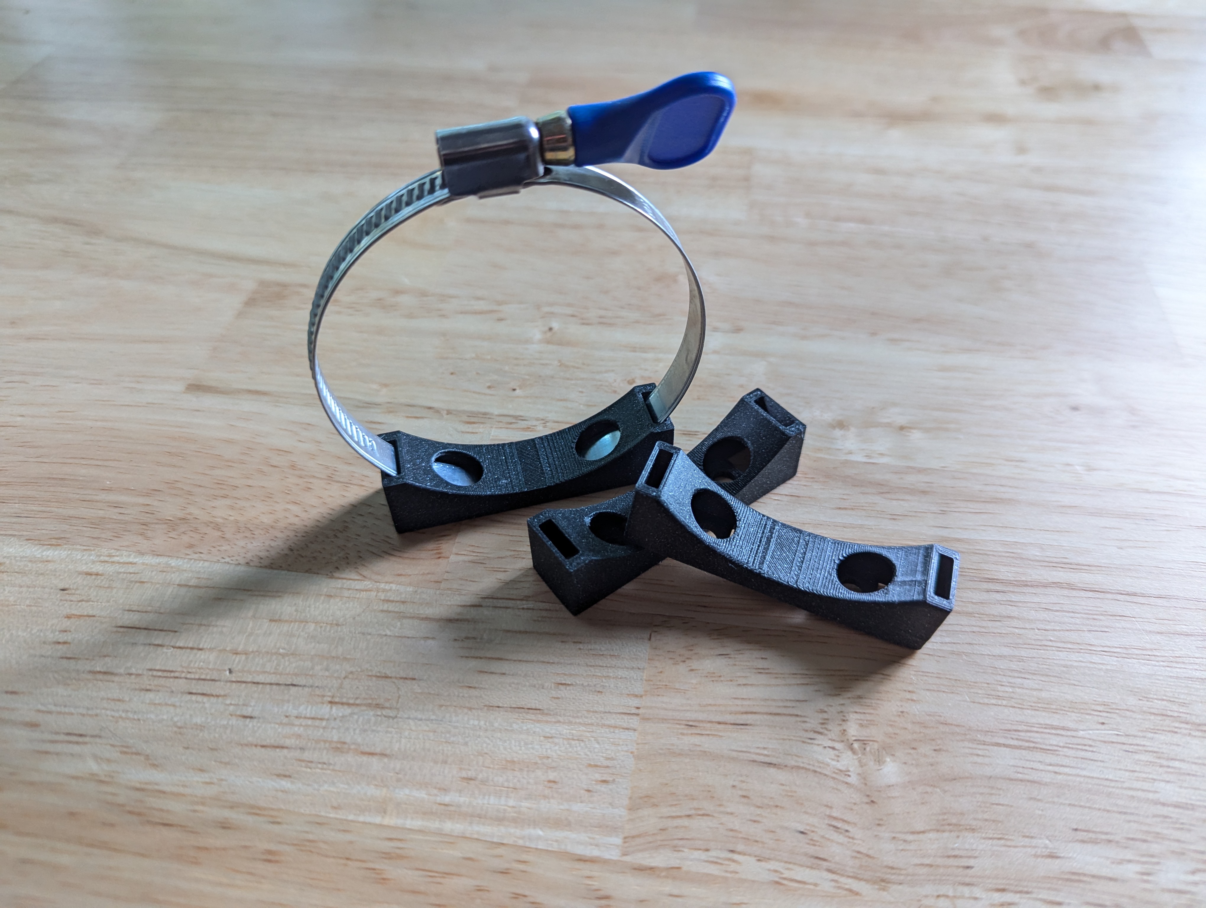 Surface Mount for 2-1/2in (6.3cm) Hose