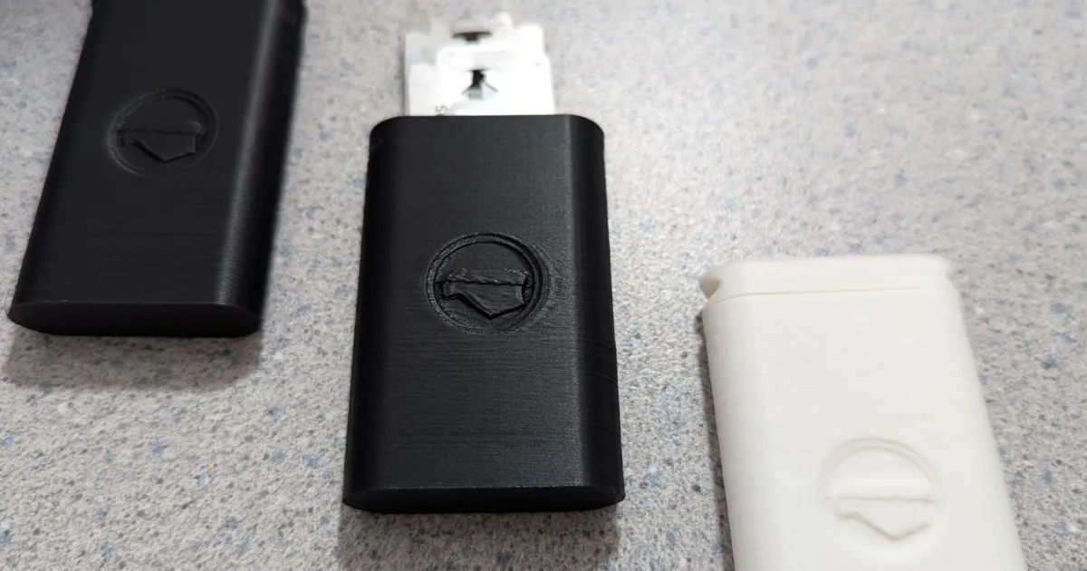 Razor Blade Holder by Orion Crawford Download free STL model