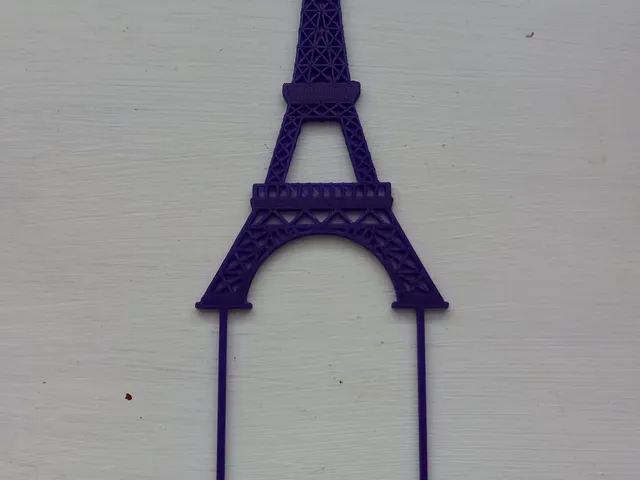 Eiffel tower - cake topper