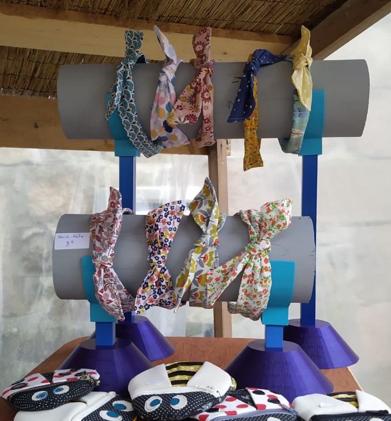 Presentoir avec tuyau PVC - Display stand with PVC pipe