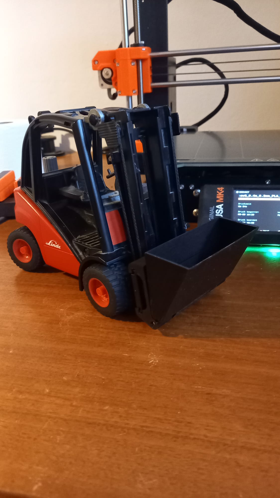 Forklift Bucket/Shovel for Bruder Linde Toy