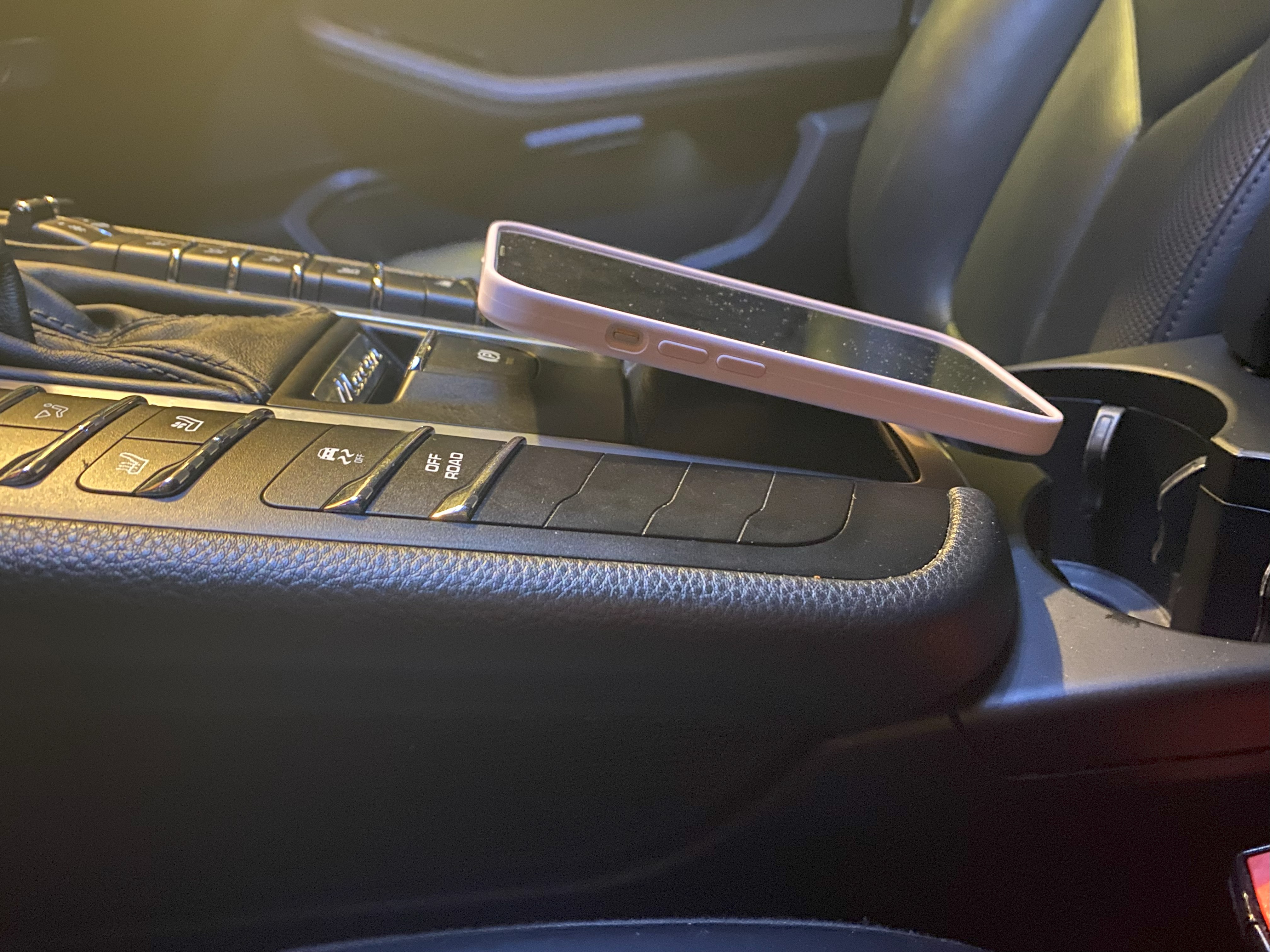 2015-2021 Porsche Macan (without smoker's package) MagSafe Charger