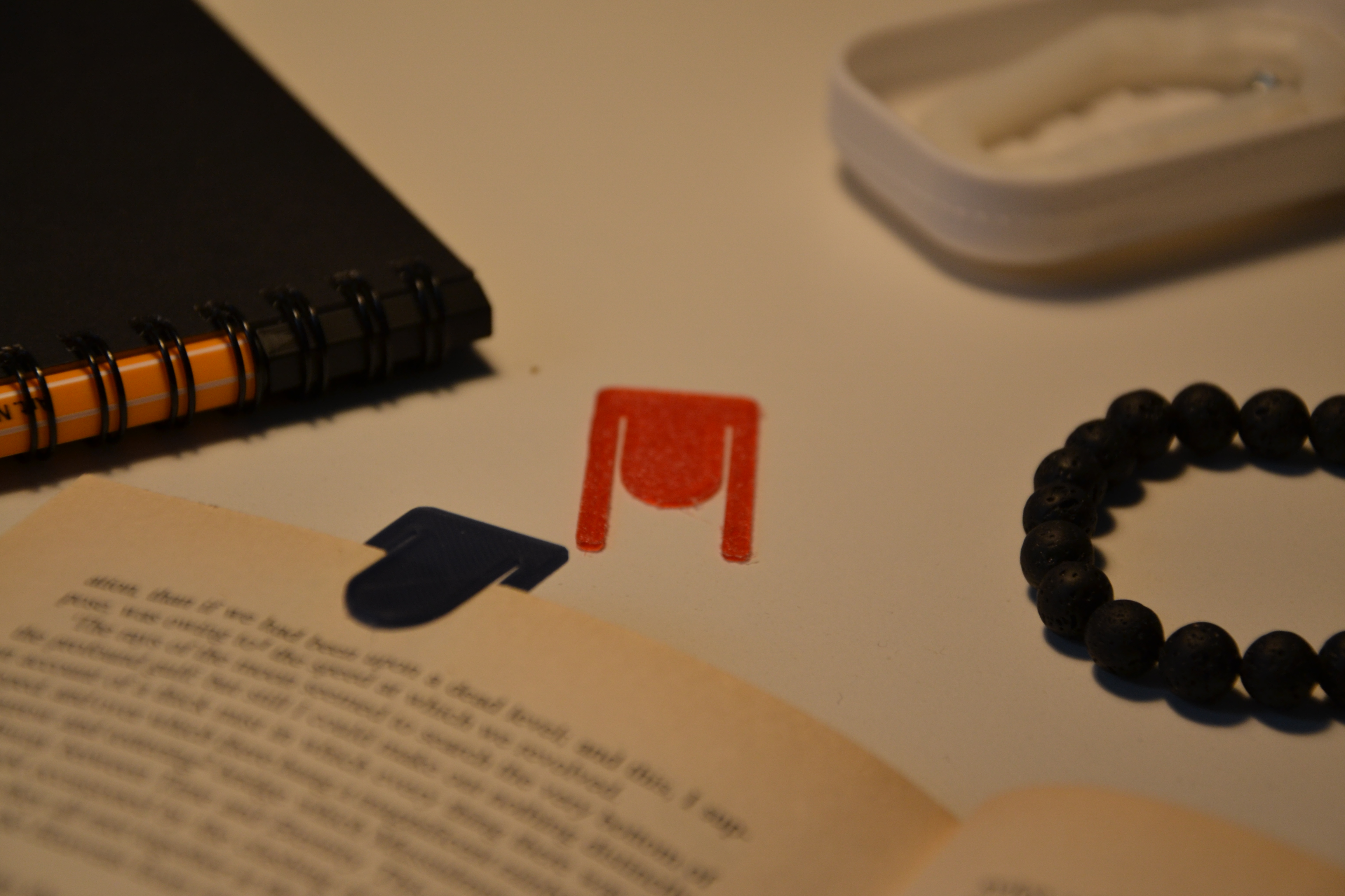 Minimalistic reading bookmark