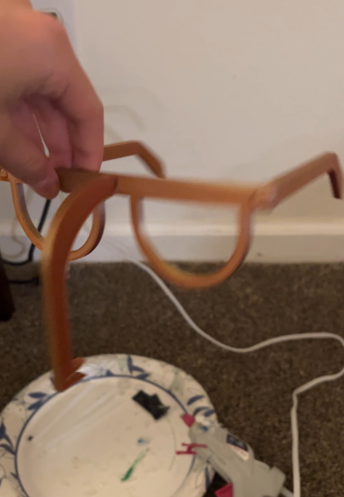 Useless glasses tissue holder