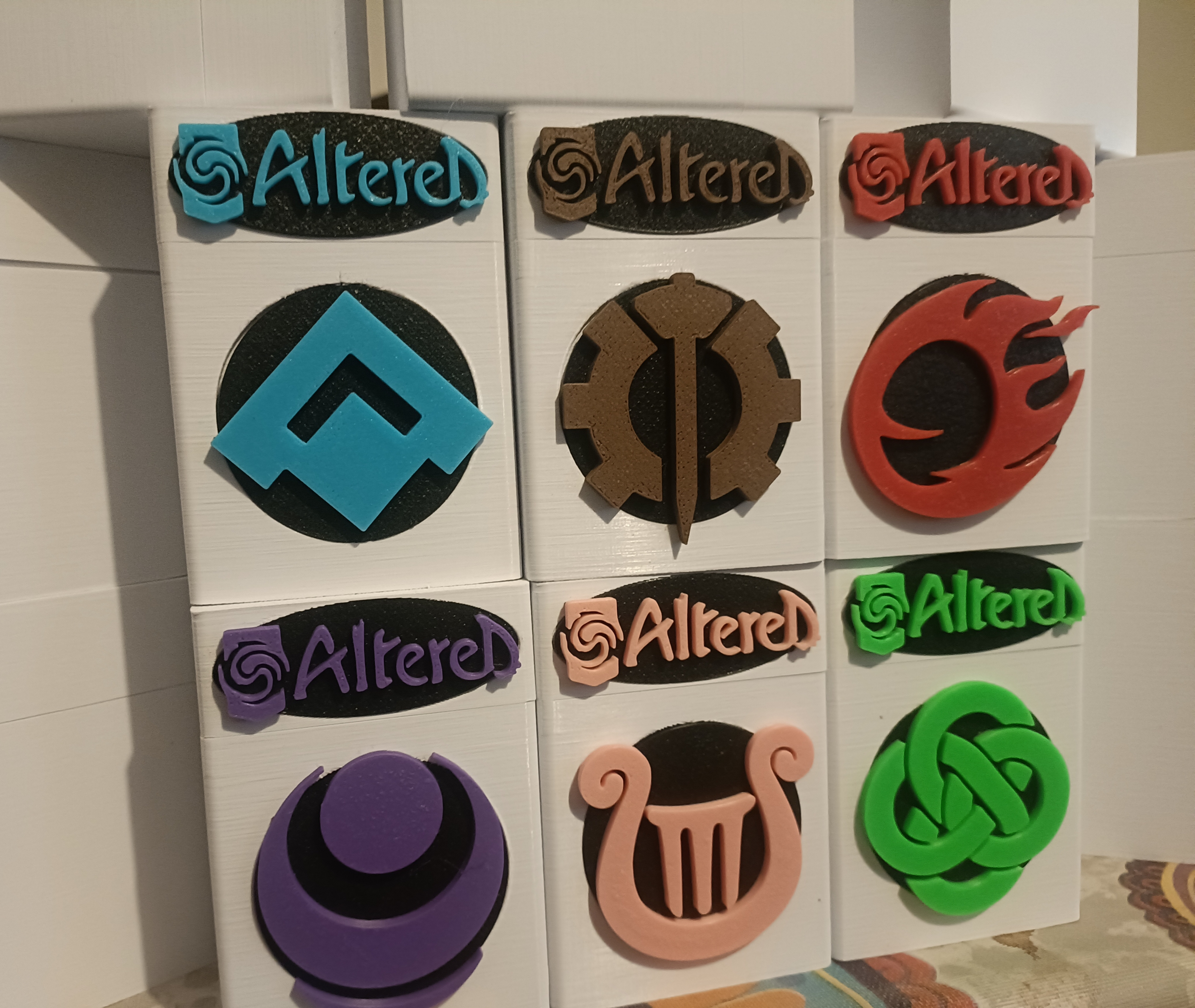 Aletered deck box