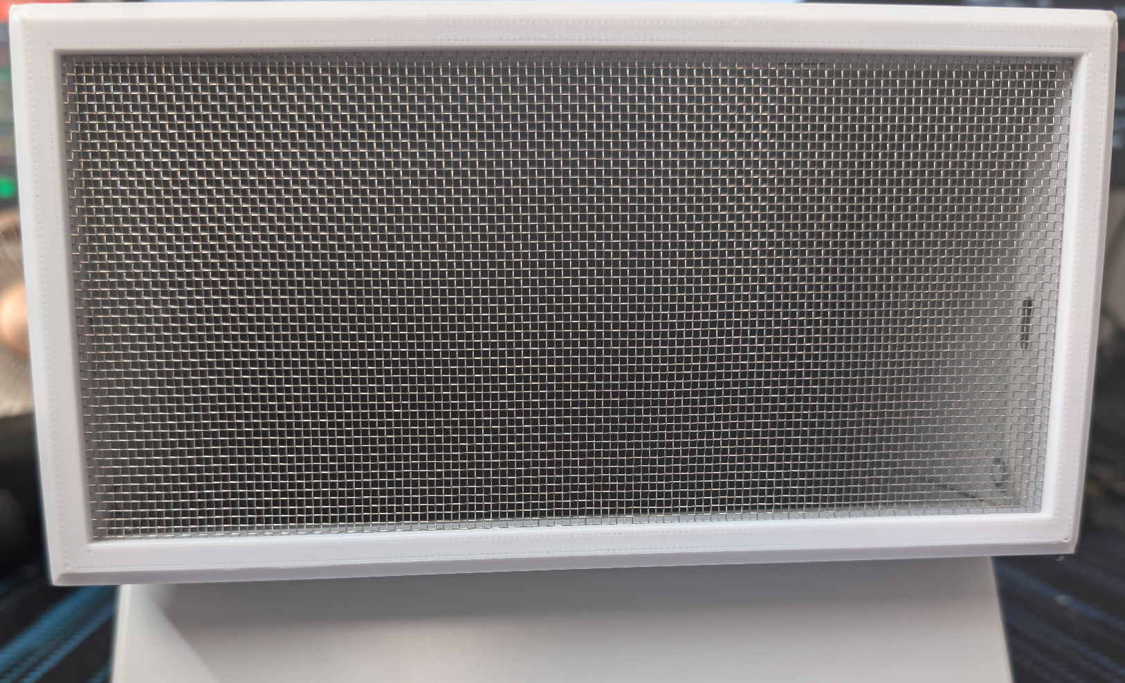 Imperial 6-in R2 Vent Removable Screen Holder