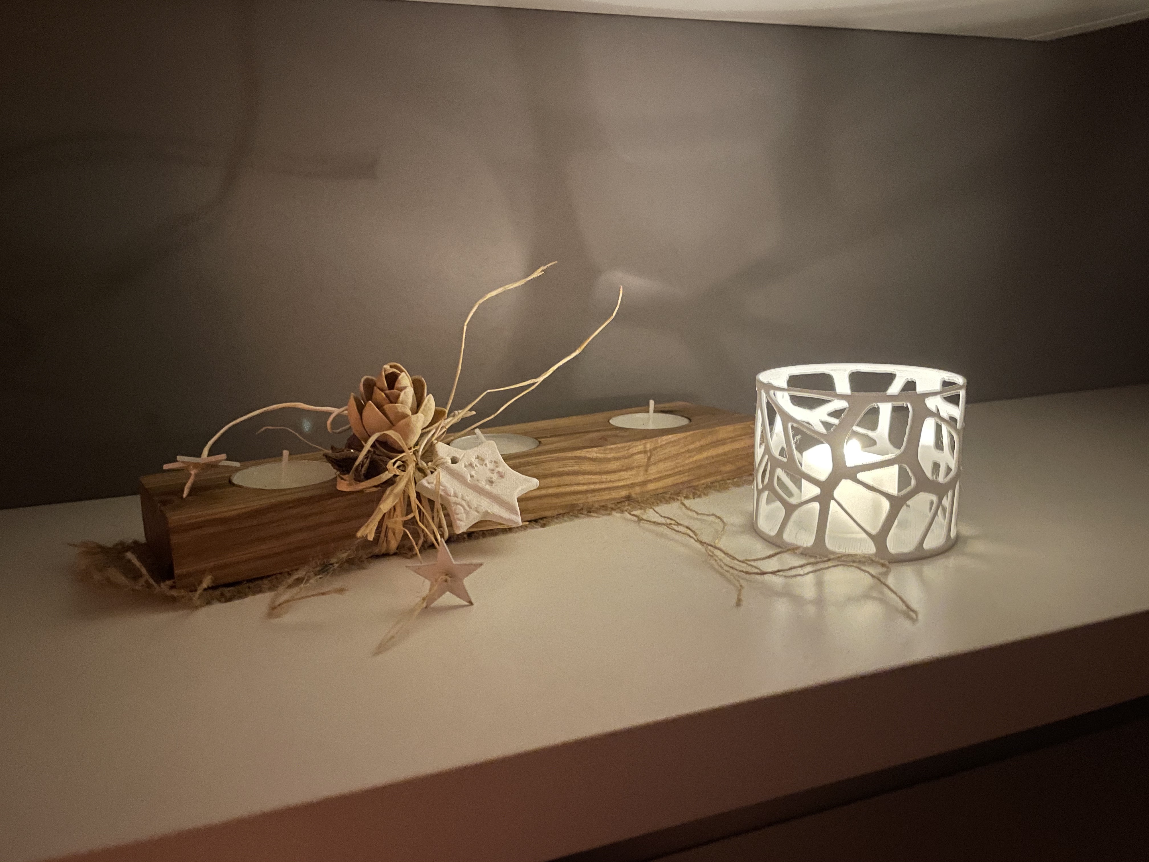 Voronoi vase for Candle