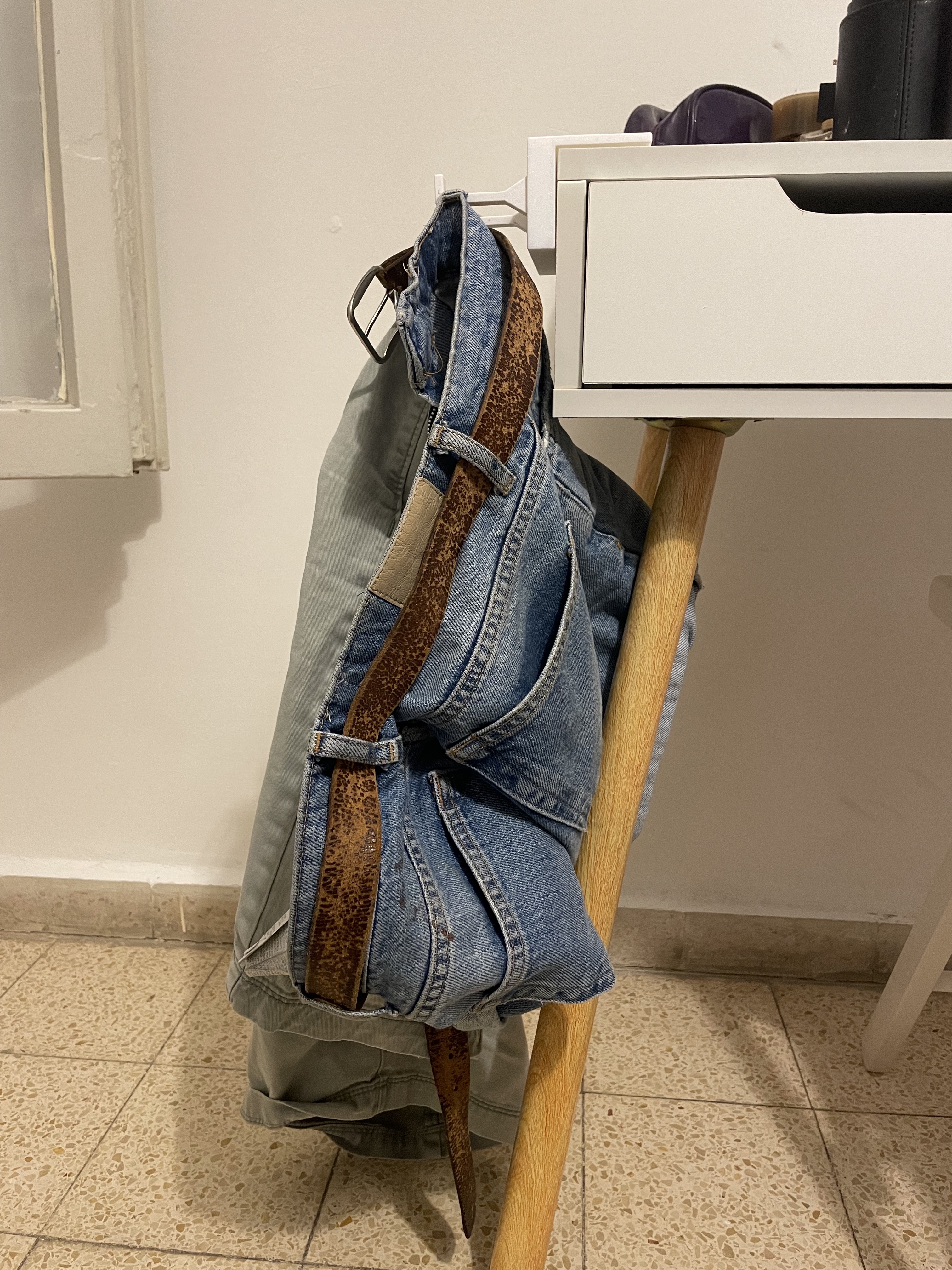 Customizable Desk Clothes Hanger Mount