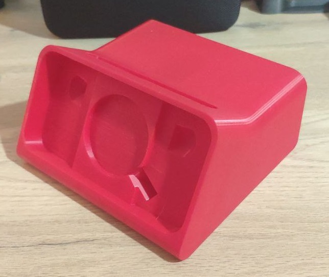 iPhone 15 with Case Standby Dock