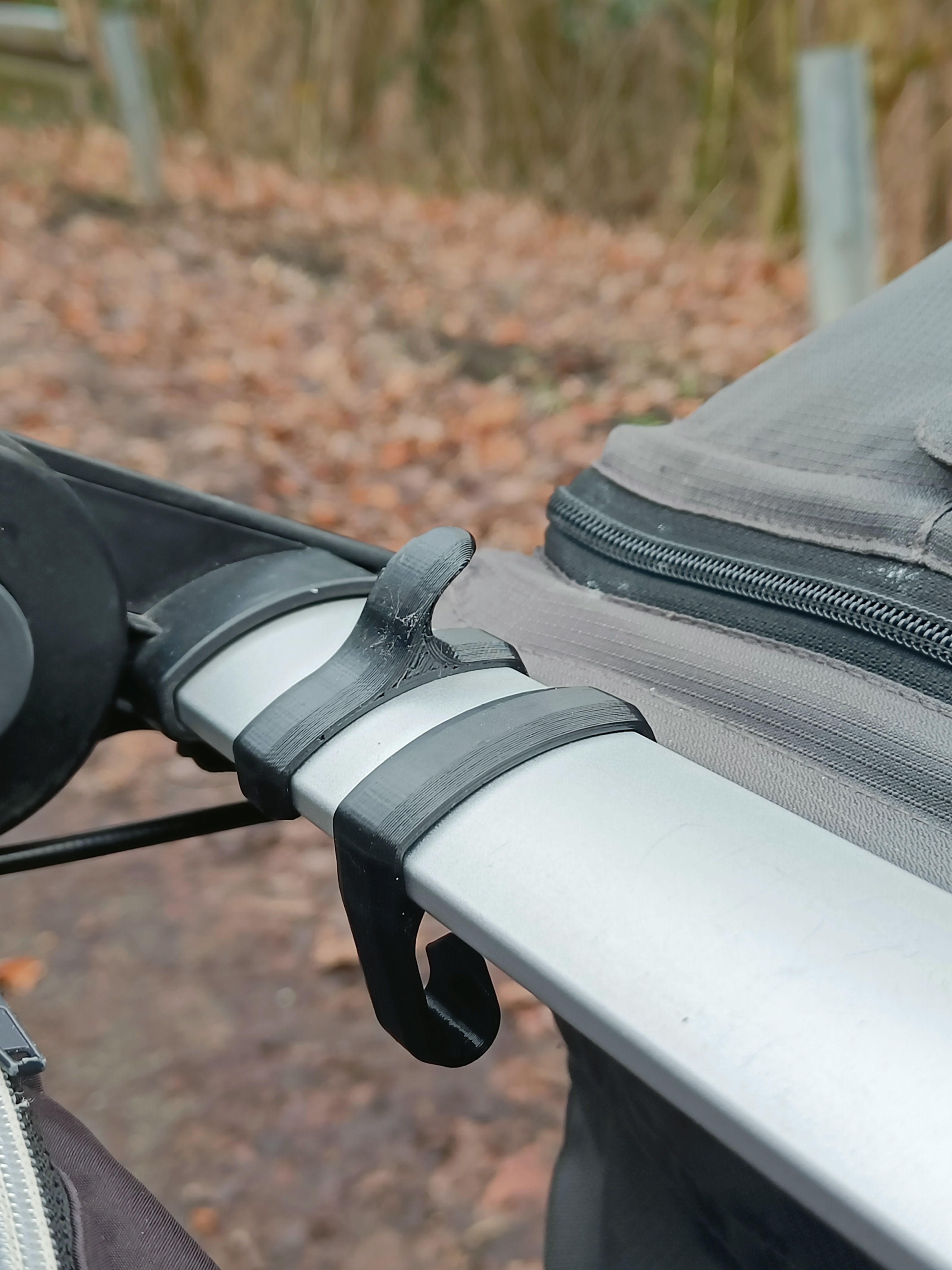 Thule Urban Glide coat hangers
