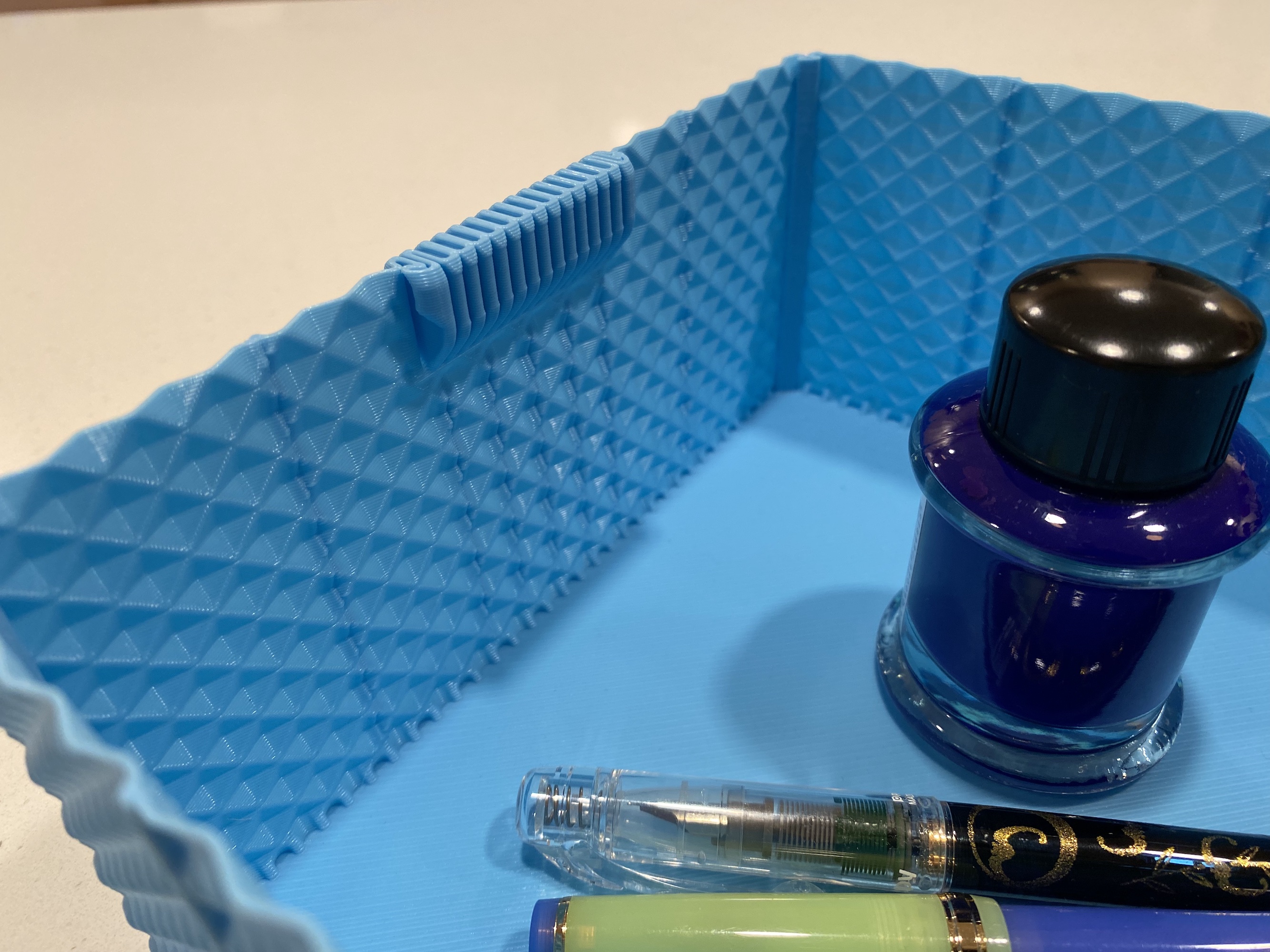 Vase Mode Box with Handles (0.8mm nozzle) by lytta Download free STL