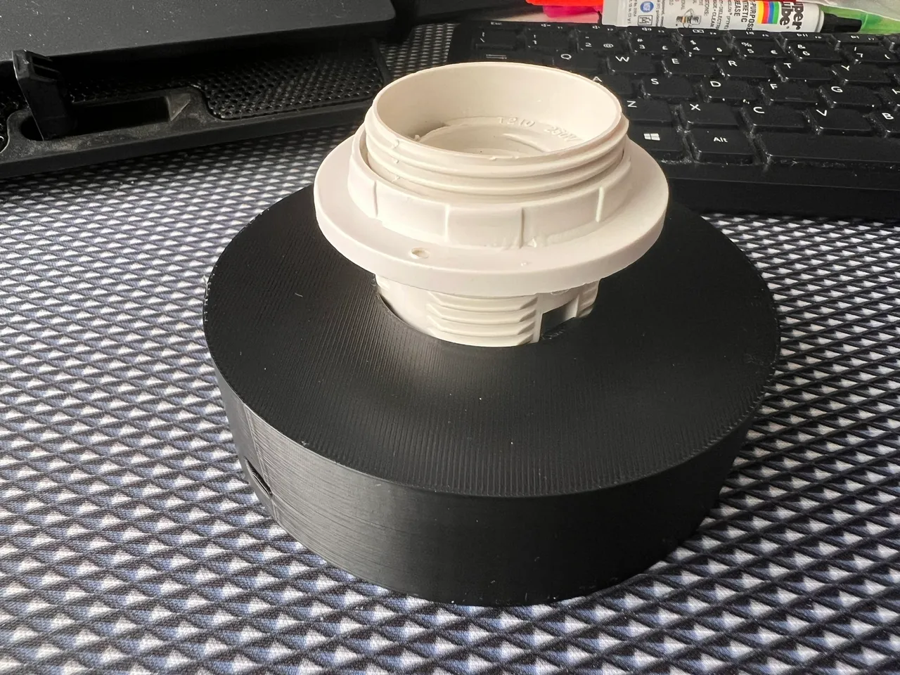 LAMP BASE E27 SUPPORT by GeekcraftsbyLS | Download free STL model ...