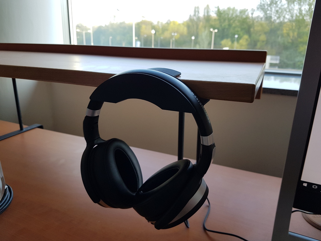 Headphone holder - parametric (generated models are ideal for Sennheiser HD 4.50)