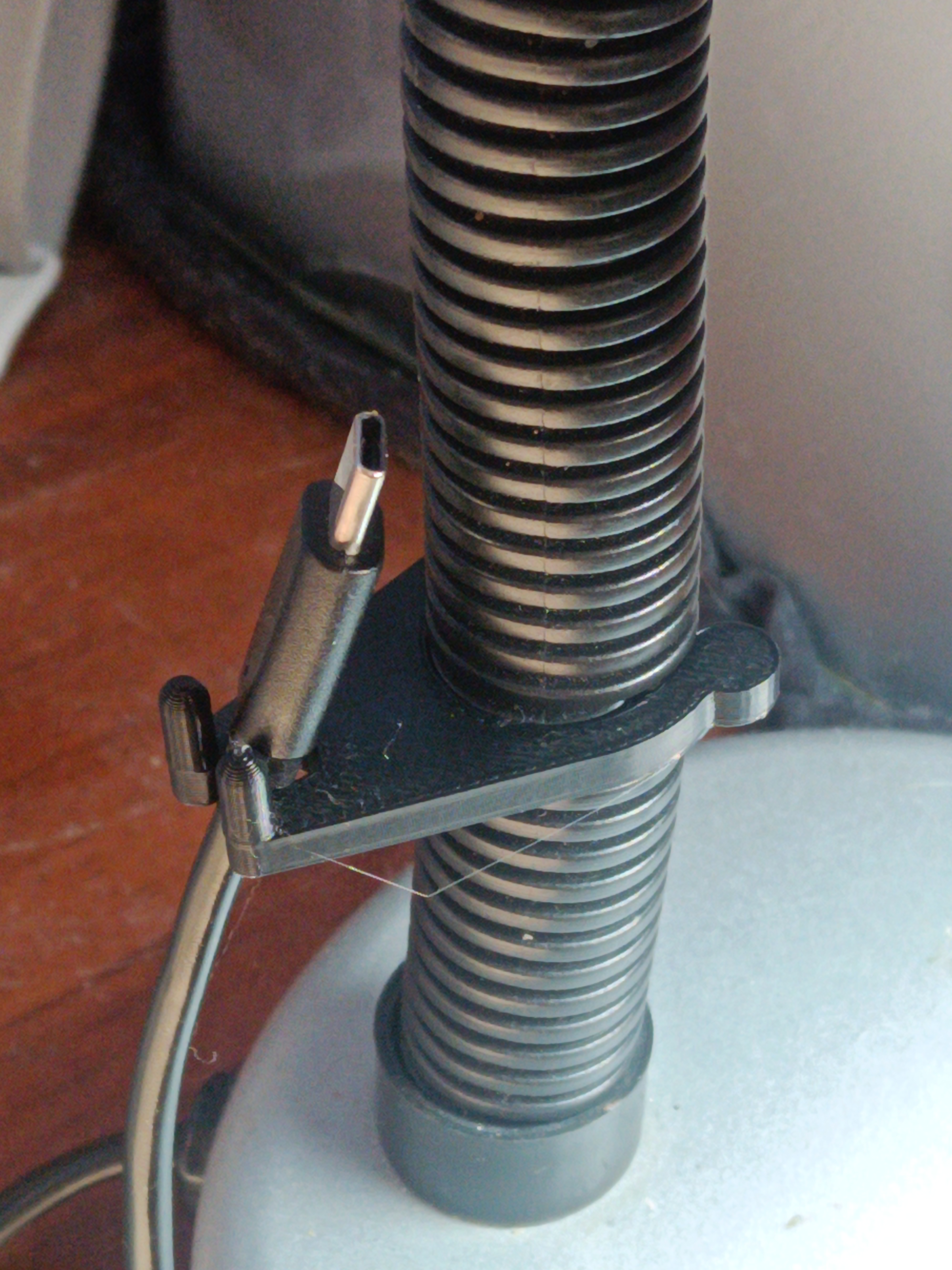 USB Lead Lamp Stem Clip, 20mm, parametric