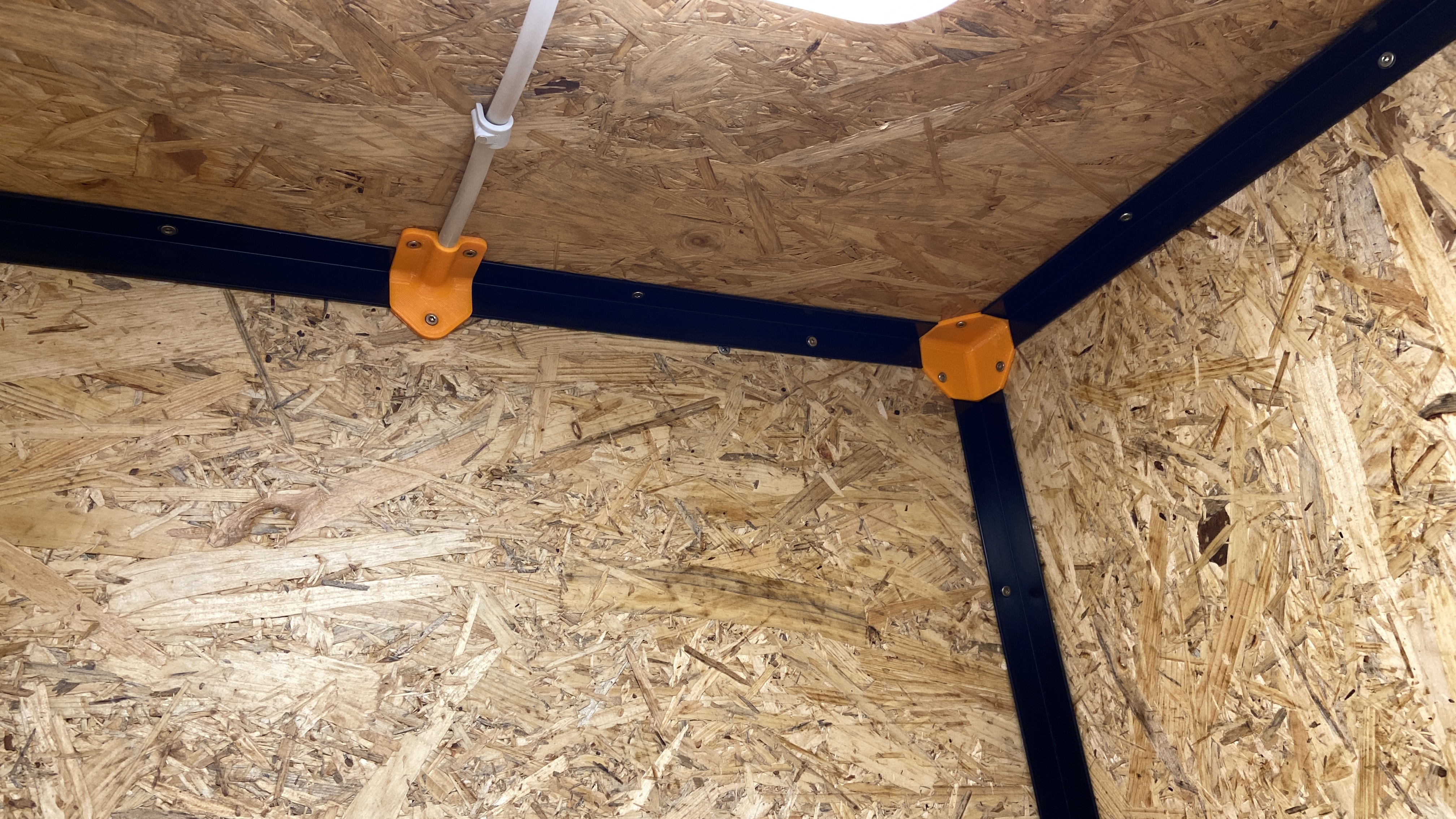 Miniatura 2 do modelo 3D Corner bracket for angle bars