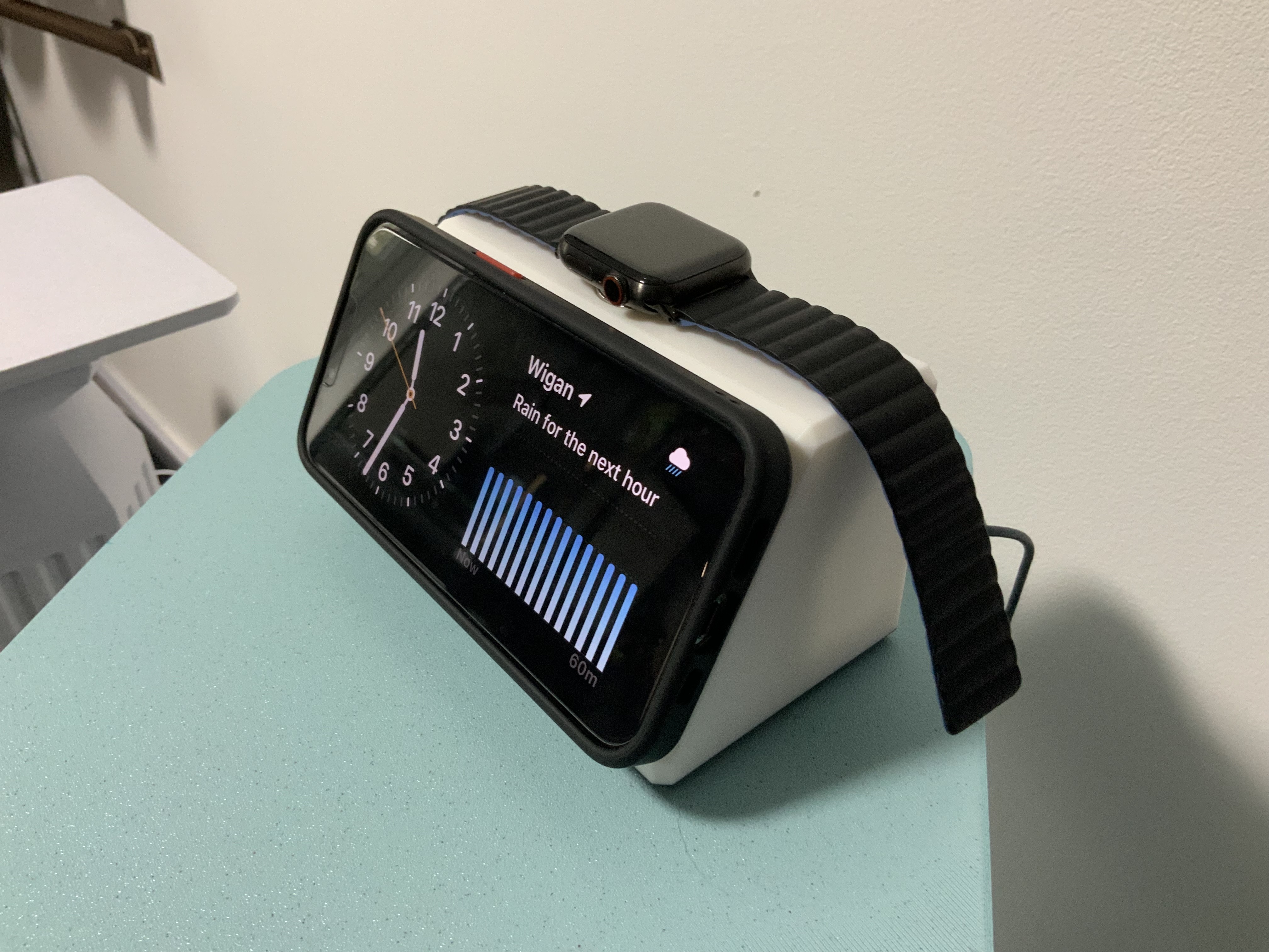 The Mag-Dock Pulse - Magsafe Bedside Charger — miniatura 3