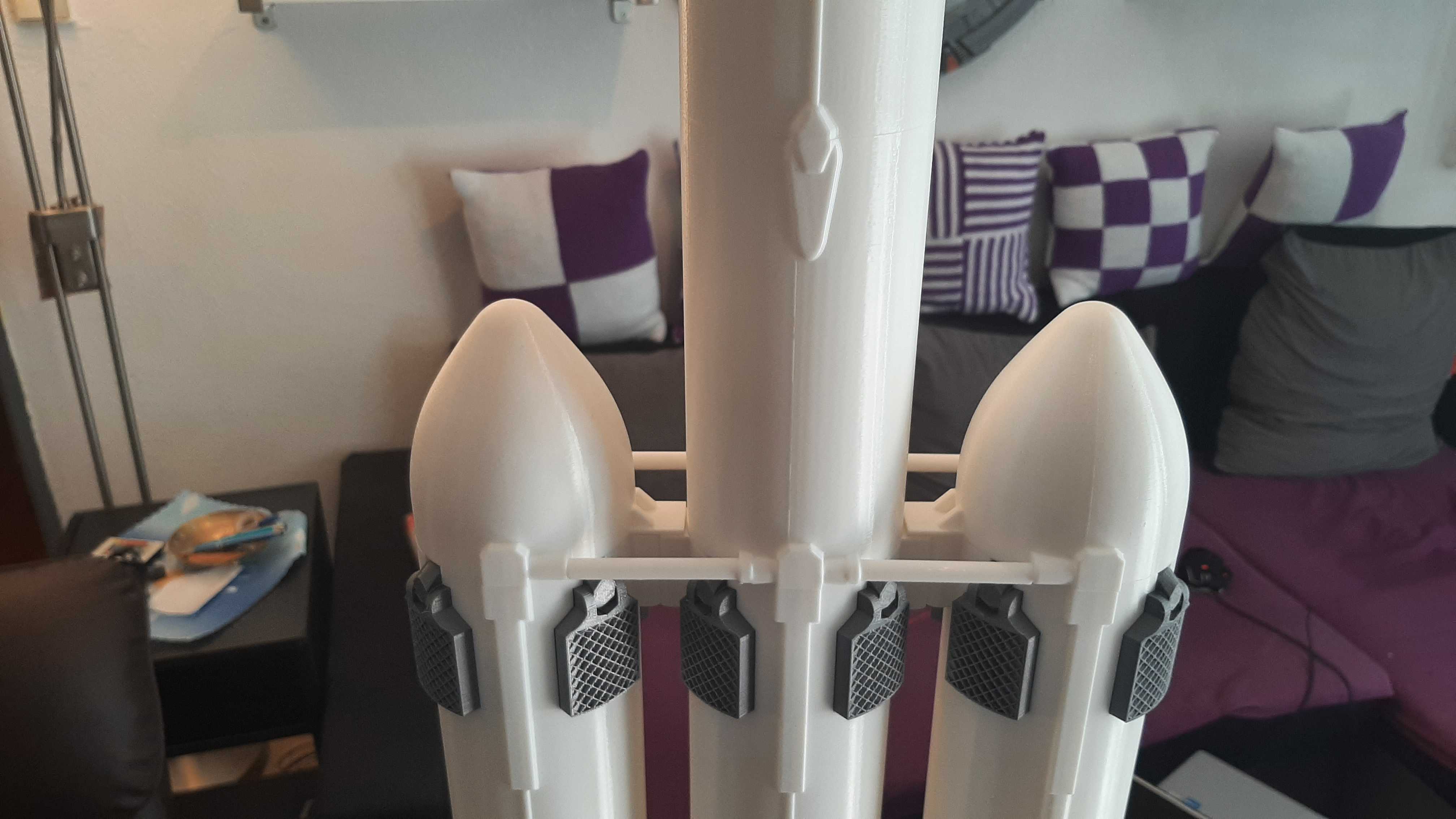 Falcon Heavy 1/48 — thumbnail 5
